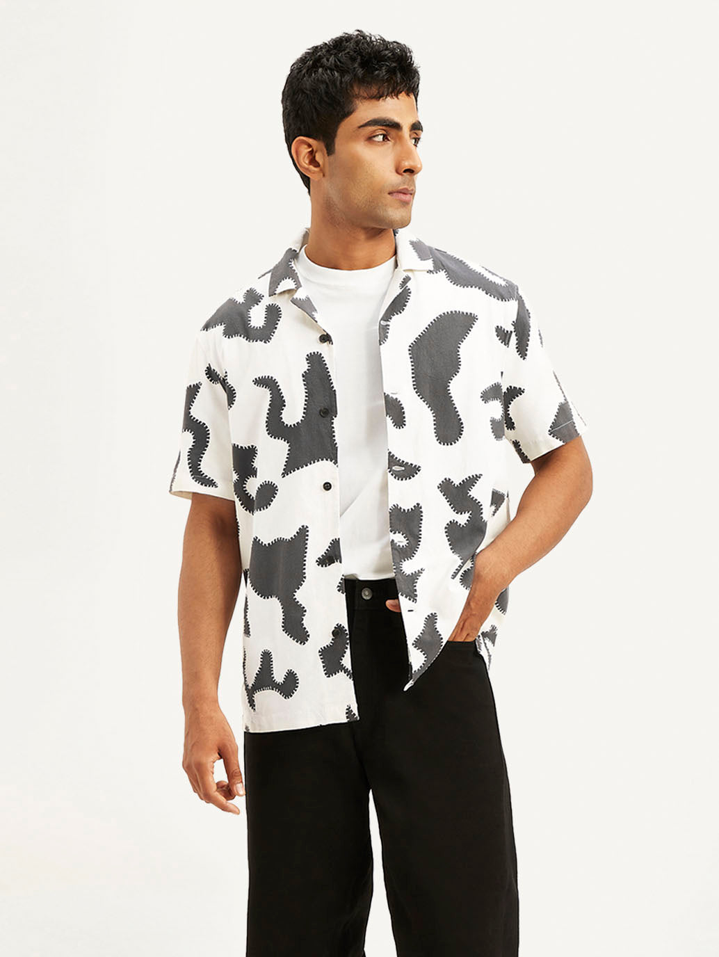 Men's Resort Collar Abstract Relaxed Fit Shirt - 3200657be759034474046f6d3f1e6da5 View