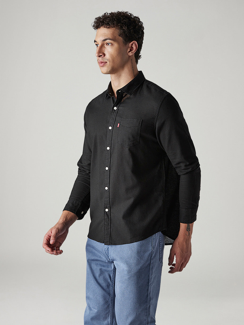 Men's Solid Slim Fit Oxford Shirt - Side View