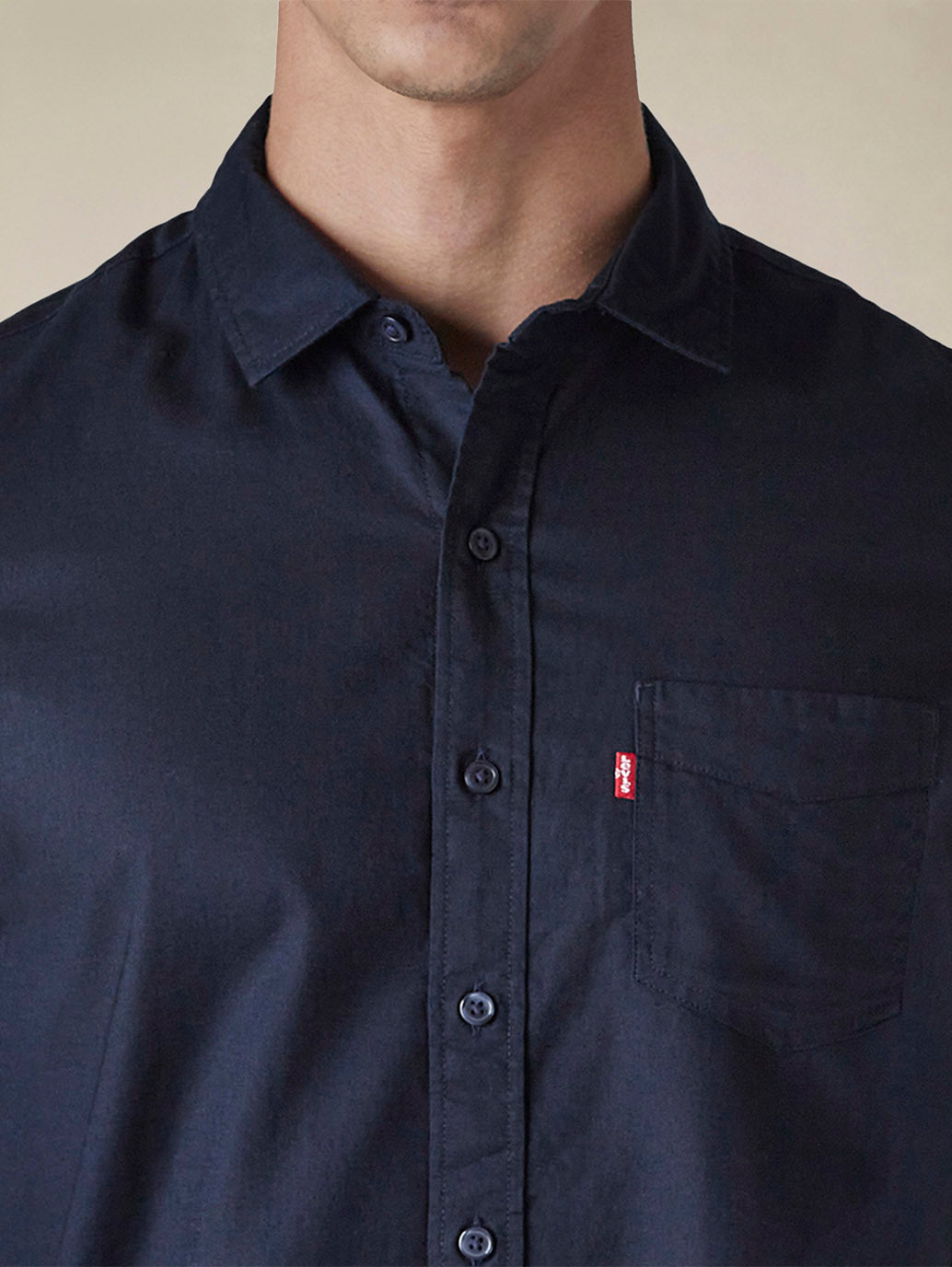 Men's Solid Button Down Collar Slim Fit Oxford Shirt - Detail View