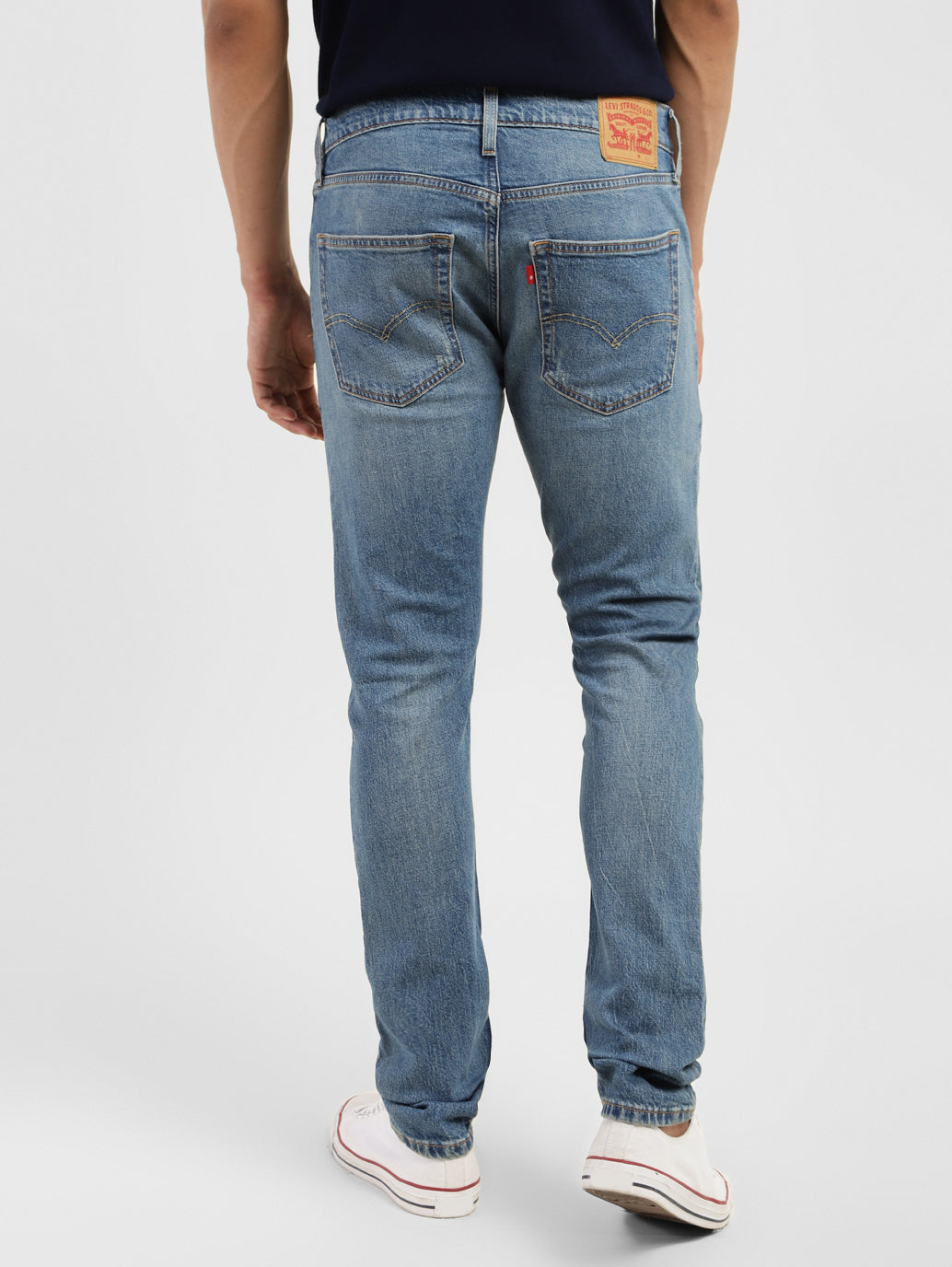 Men's 512 Blue Slim Tapered Fit Mid Rise Jeans - 927601ba-ab67-46e4-8227-c761b23f18e0 View