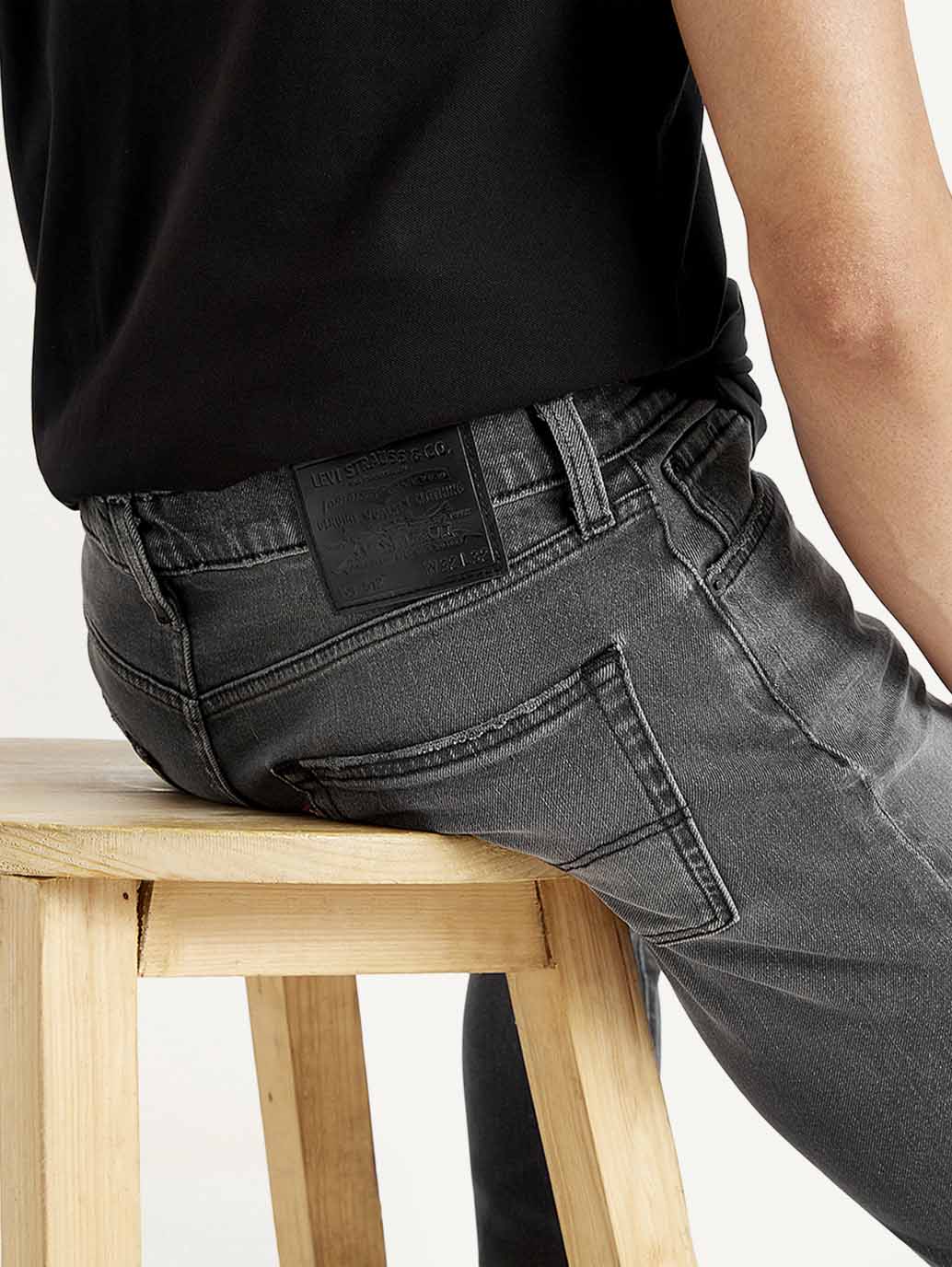 Men's 512 Charcoal Grey Slim Tapered Fit Mid Rise Jeans - Detail View