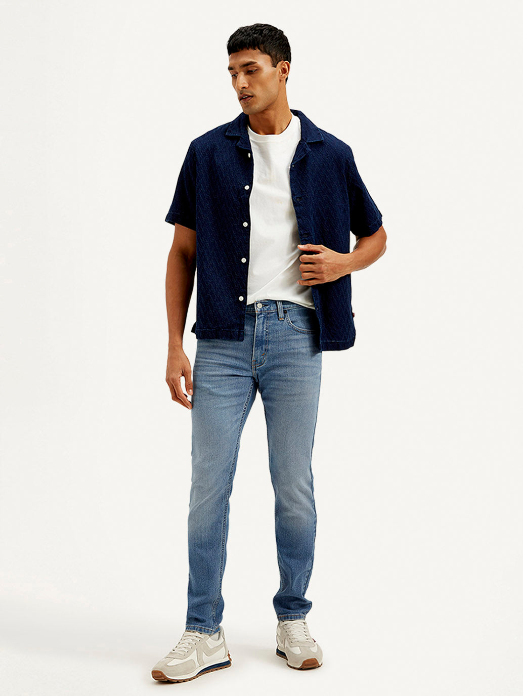 Men's 512 Navy Blue Slim Tapered Fit Mid Rise Jeans - Styleshot View