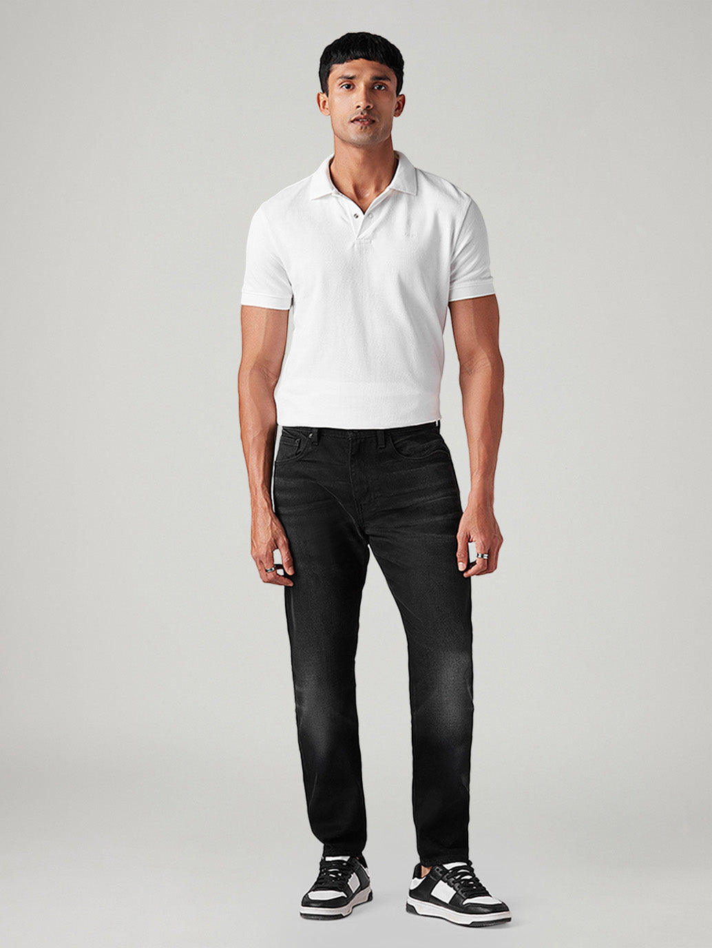 Men's 512 Black Slim Tapered Fit Mid Rise Selvedge Jeans - Front View