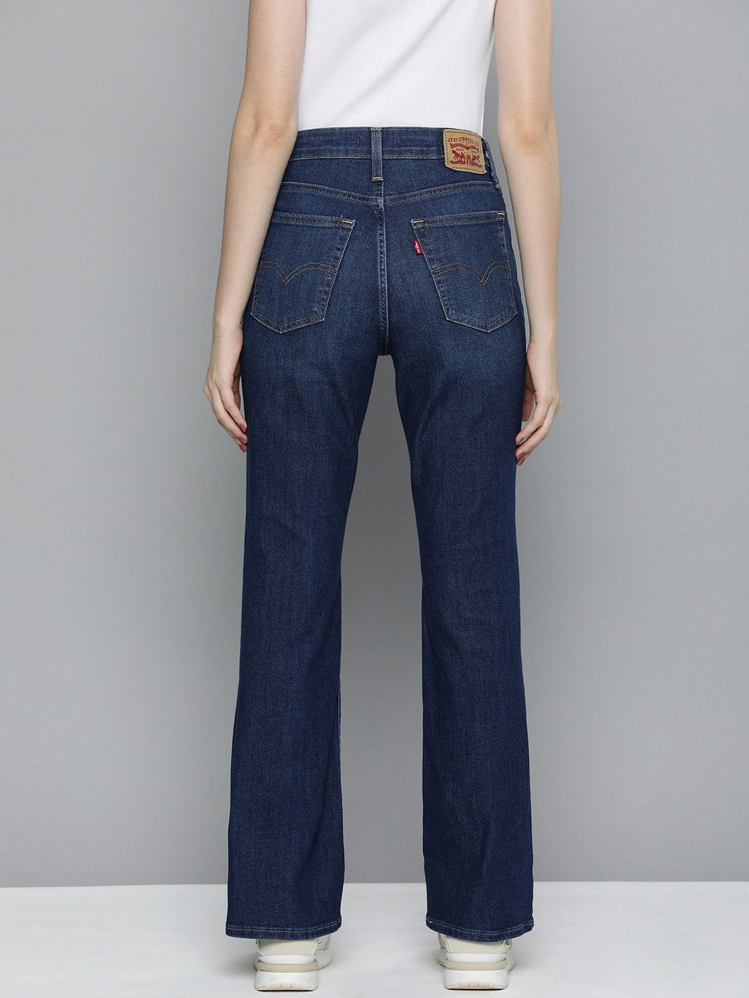 Women's 725 Blue Flared Fit High Rise Jeans - 44788fb2-7105-4ca2-bb34-1719ed60d4c71706853222146-Levis-Women-Jeans-3681706853221725-3 View