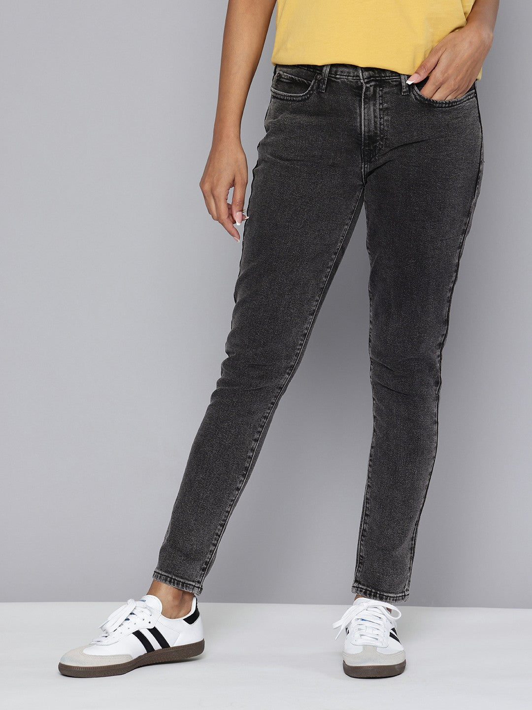 Women's 711 Black Skinny Fit Mid Rise Jeans - 48e1b29b-dc40-4268-be61-49a973ce80db1740742447265-Womens-Mid-Rise-711-Skinny-Black-Jeans-1271740742446629-1 View