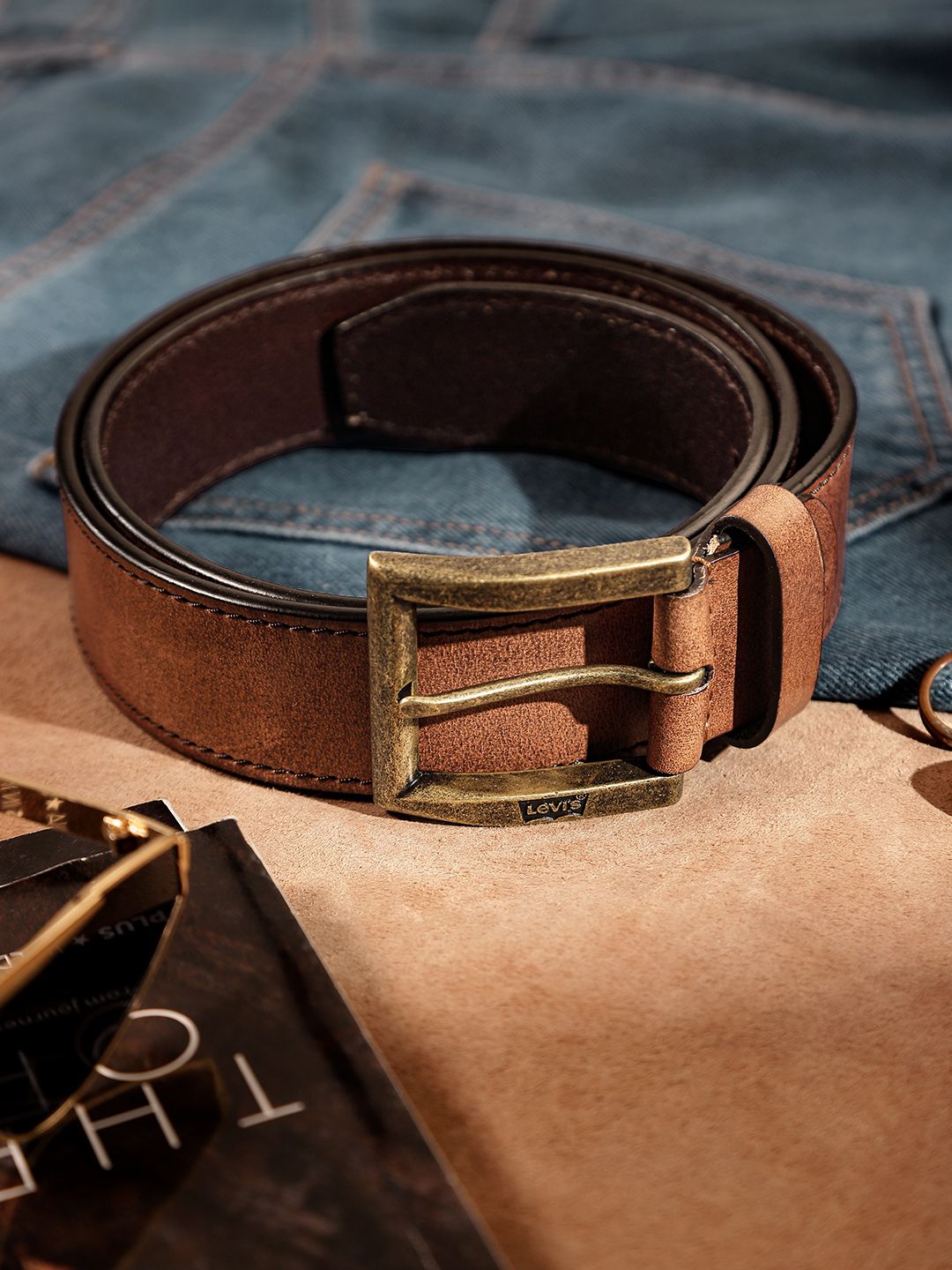 Men's Tan Solid Belt - 858995b0-6d5d-4d53-941a-35d09f7fa8e71744113320025-Levis-Men-Leather-Belt-1981744113319700-1 View