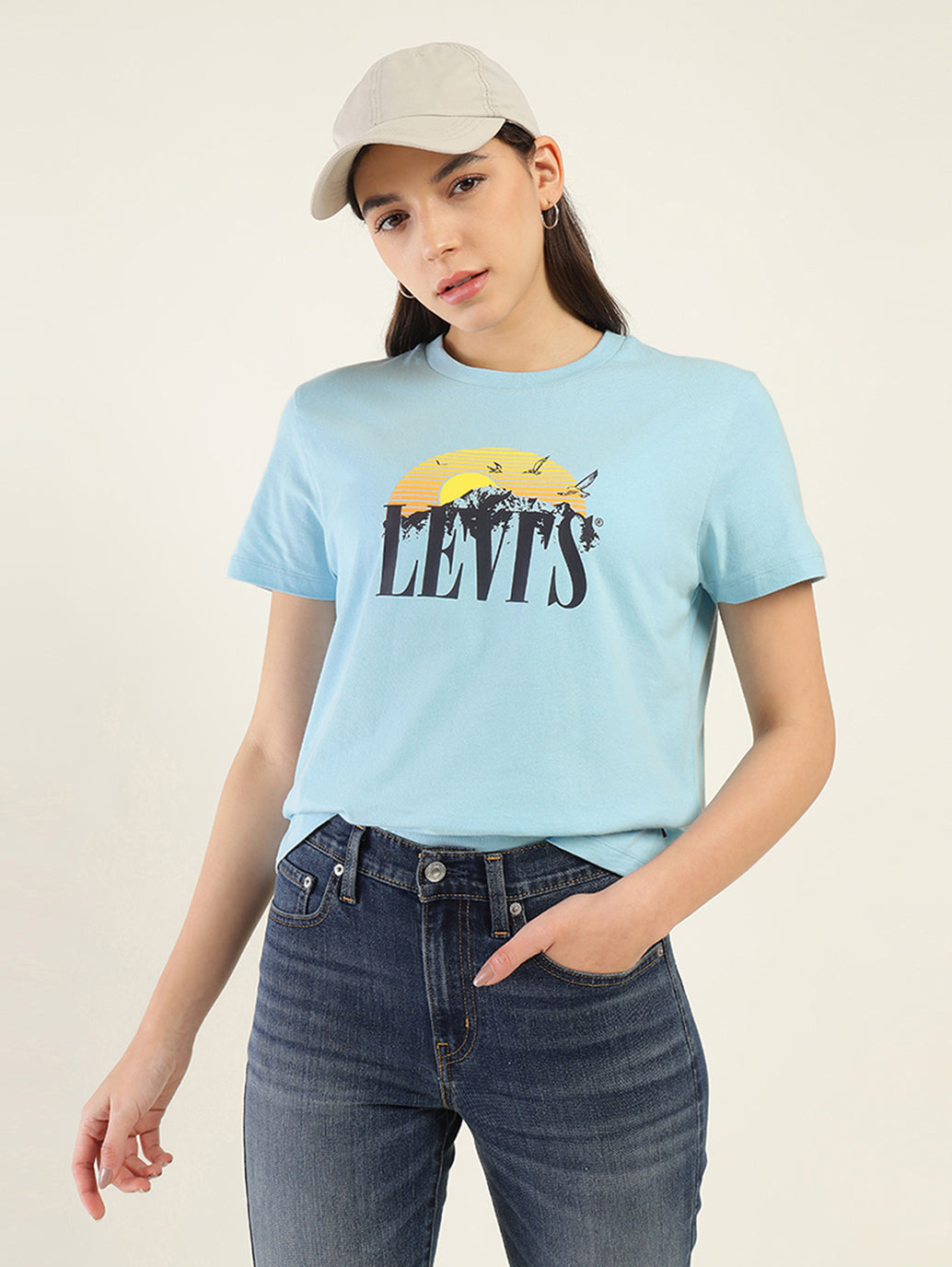 Women's Graphic Print Relaxed Fit T-shirt - Styleshot View