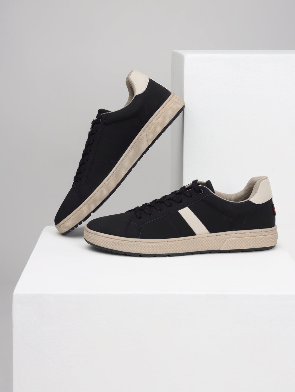Men's Black Colorblock Sneakers - Style View