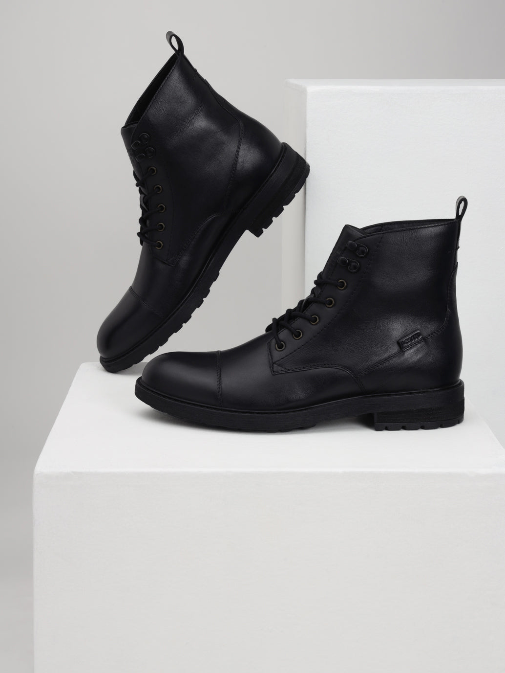 Men's Black Solid Boots - Style View