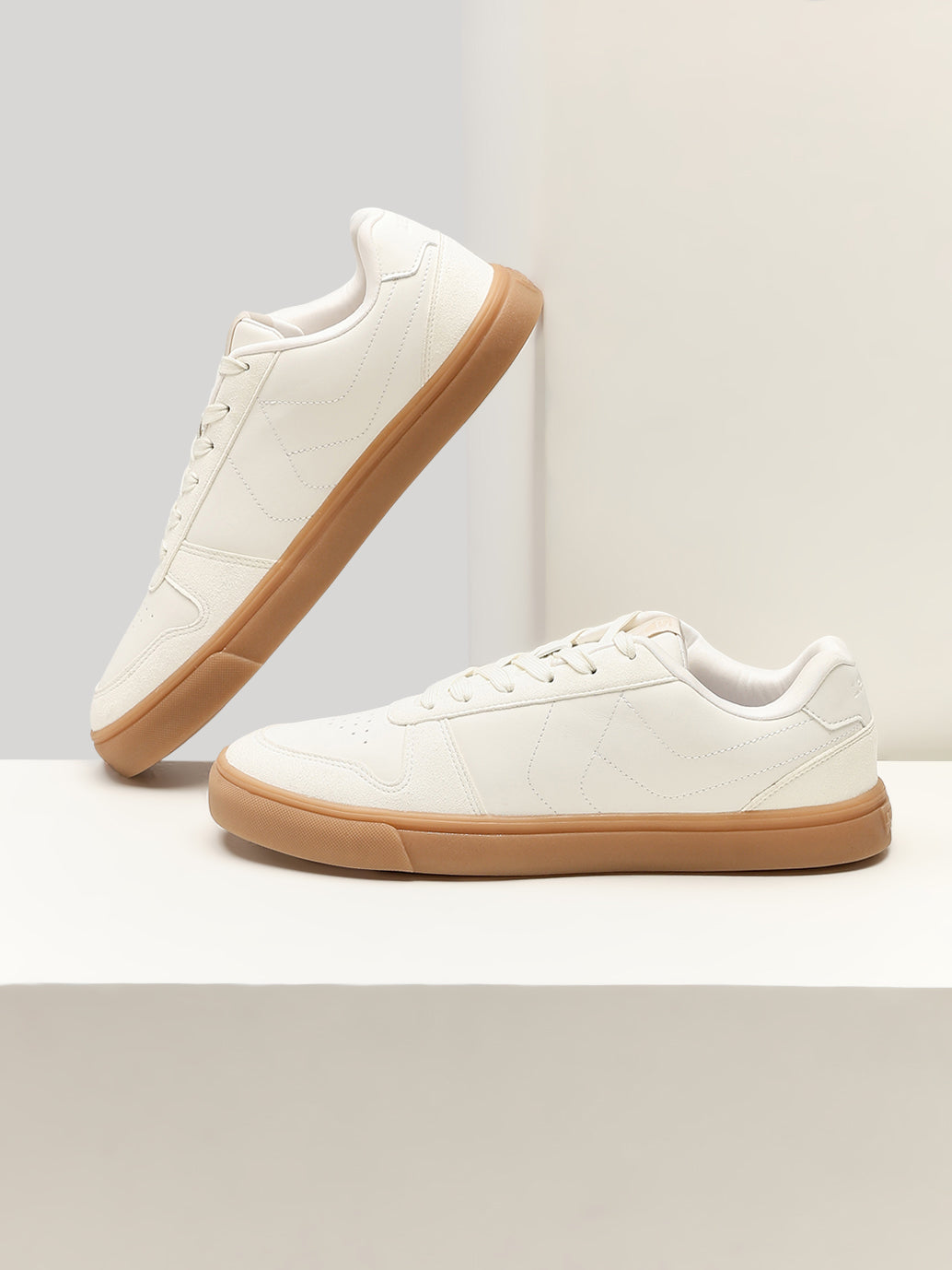 Men's White Casual Sneakers