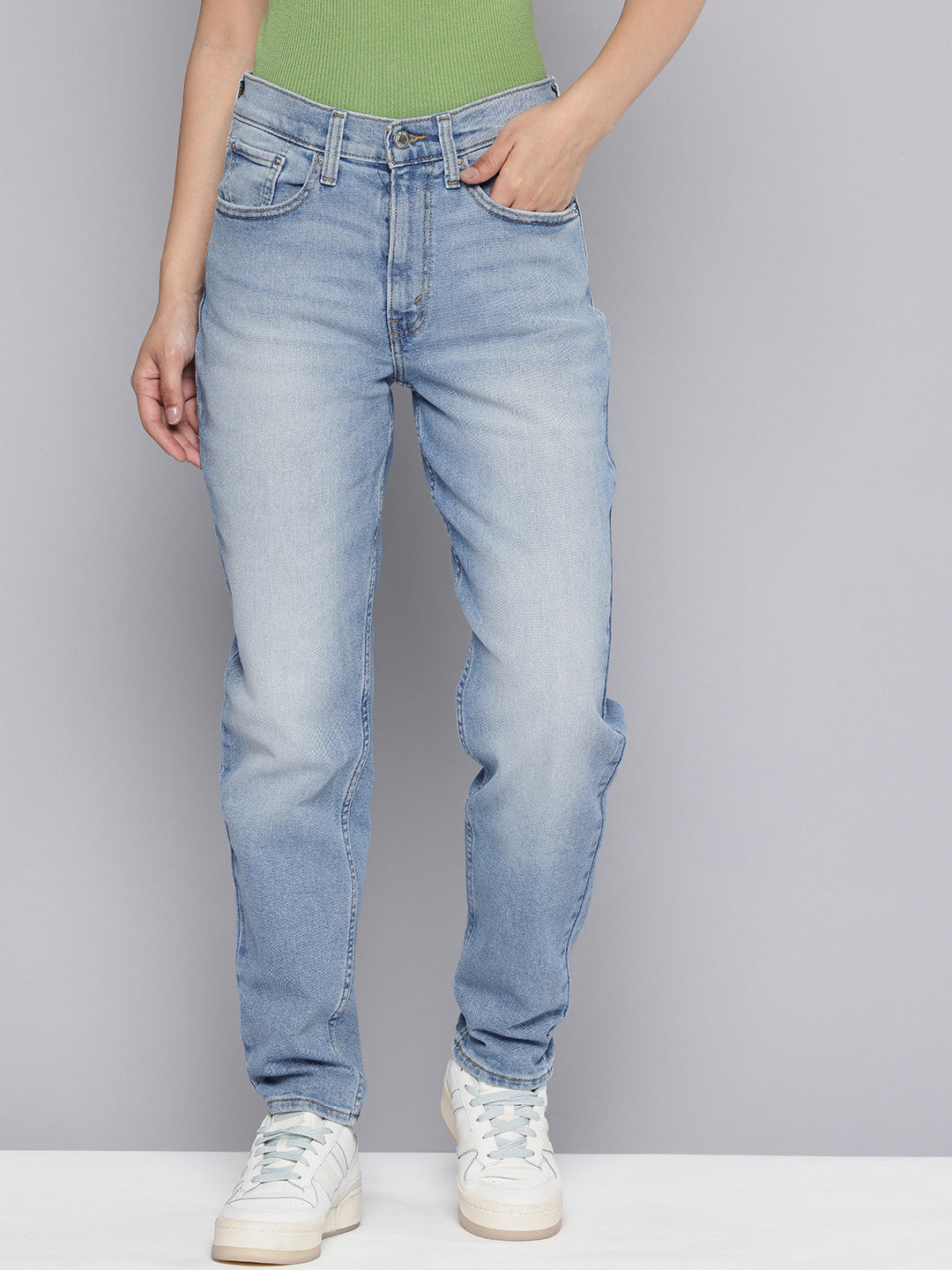 Women's 80s Mom Blue Loose Fit Mid Rise Jeans - 8c8ba629-959c-454b-ac3b-8e487e2956b51739531532634-Womens-Mid-Rise-Relaxed-Tapered-Fit-Blue-Jeans-7741739531532-1 View