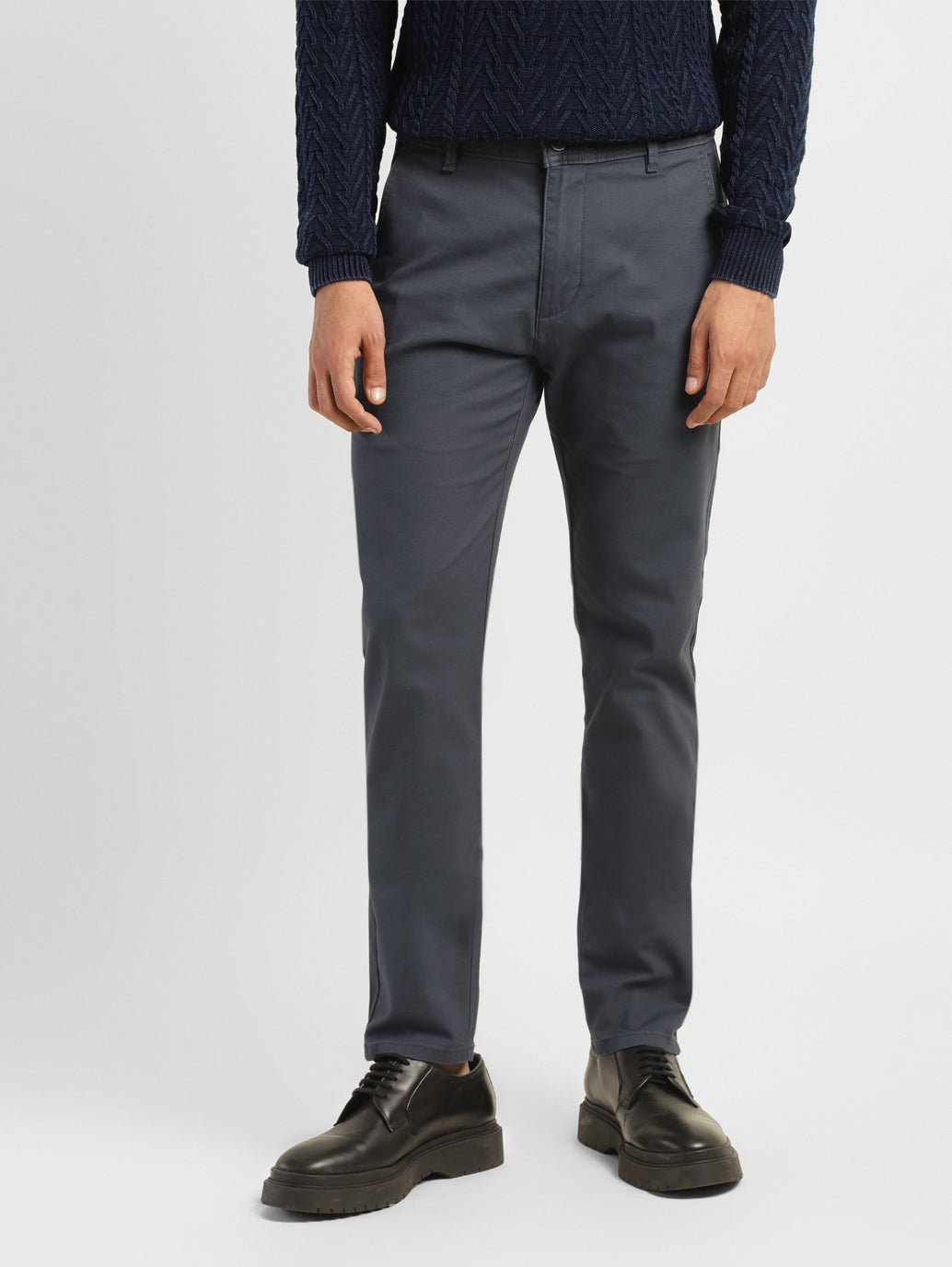 Men's 512 Slim Tapered Fit Trousers - 384c2785-70f3-4374-ac50-5bb45cb621f2 View