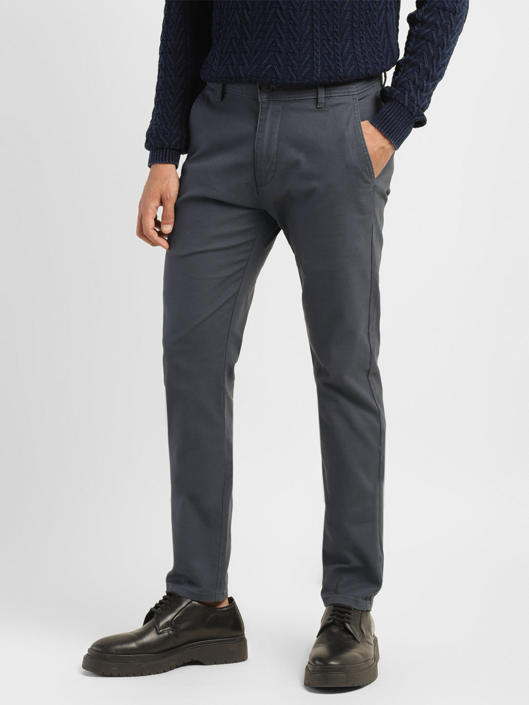 Men's 512 Slim Tapered Fit Trousers - 99eb3d7b-5ad2-4164-be29-e43fda7246ba View