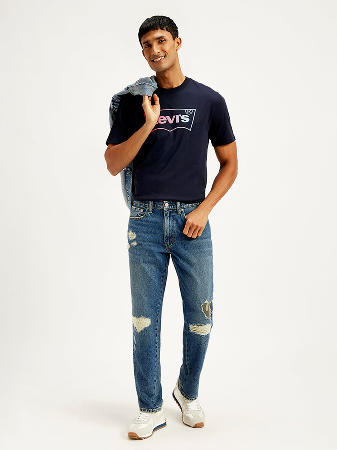 Men's 550'92 Blue Loose Fit Mid Rise Jeans - Styleshot View