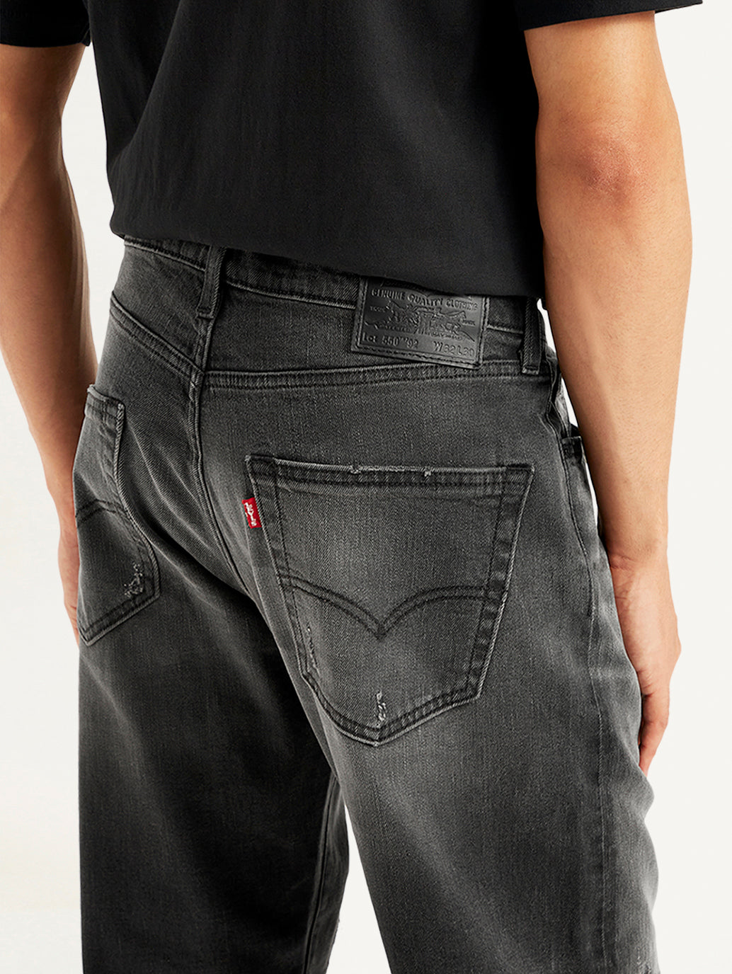 Men's 550'92 Black Loose Fit Mid Rise Jeans - Detail View