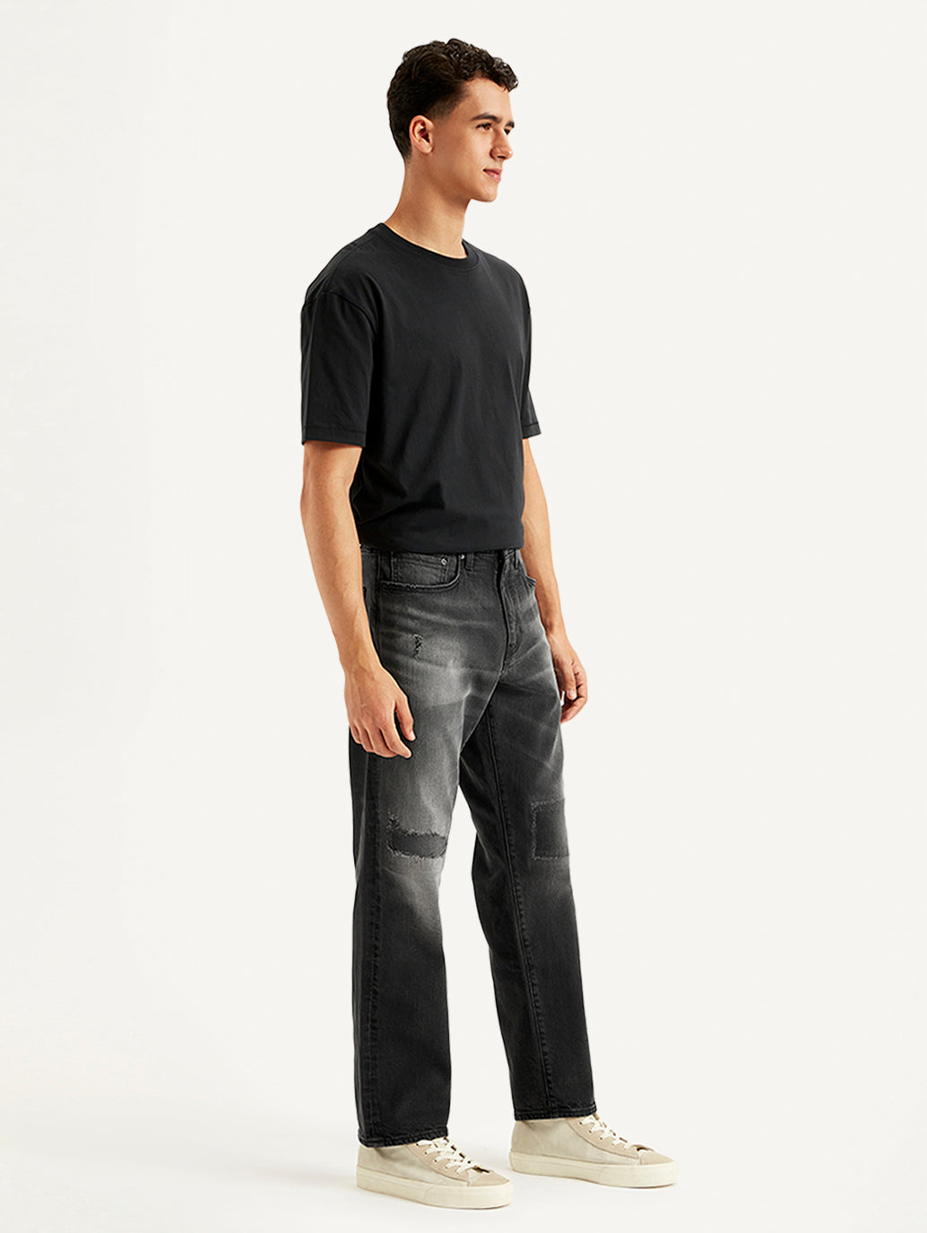 Men's 550'92 Black Loose Fit Mid Rise Jeans - Side View