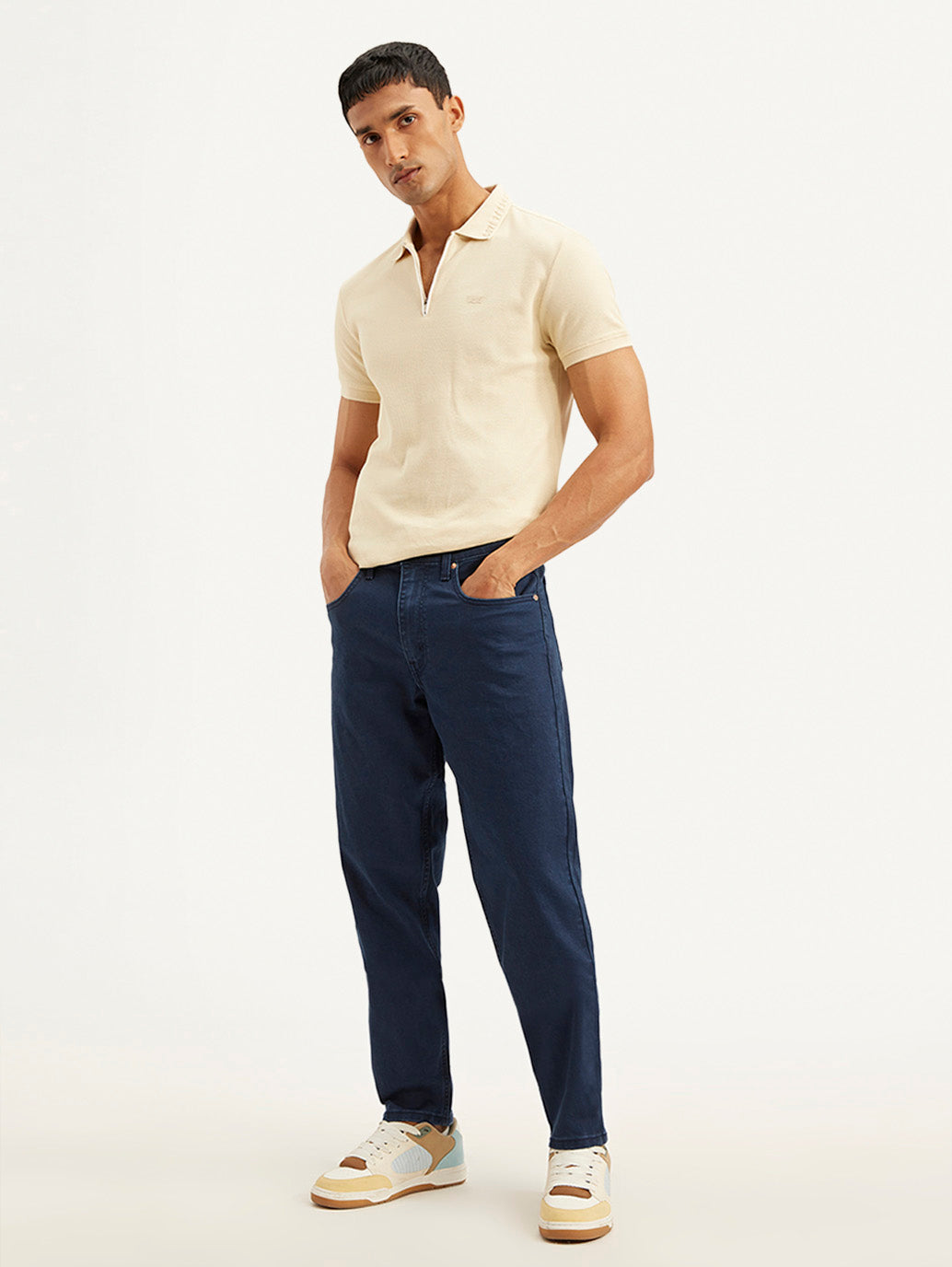 Men's 550'92 Blue Loose Fit Mid Rise Jeans - Styleshot View