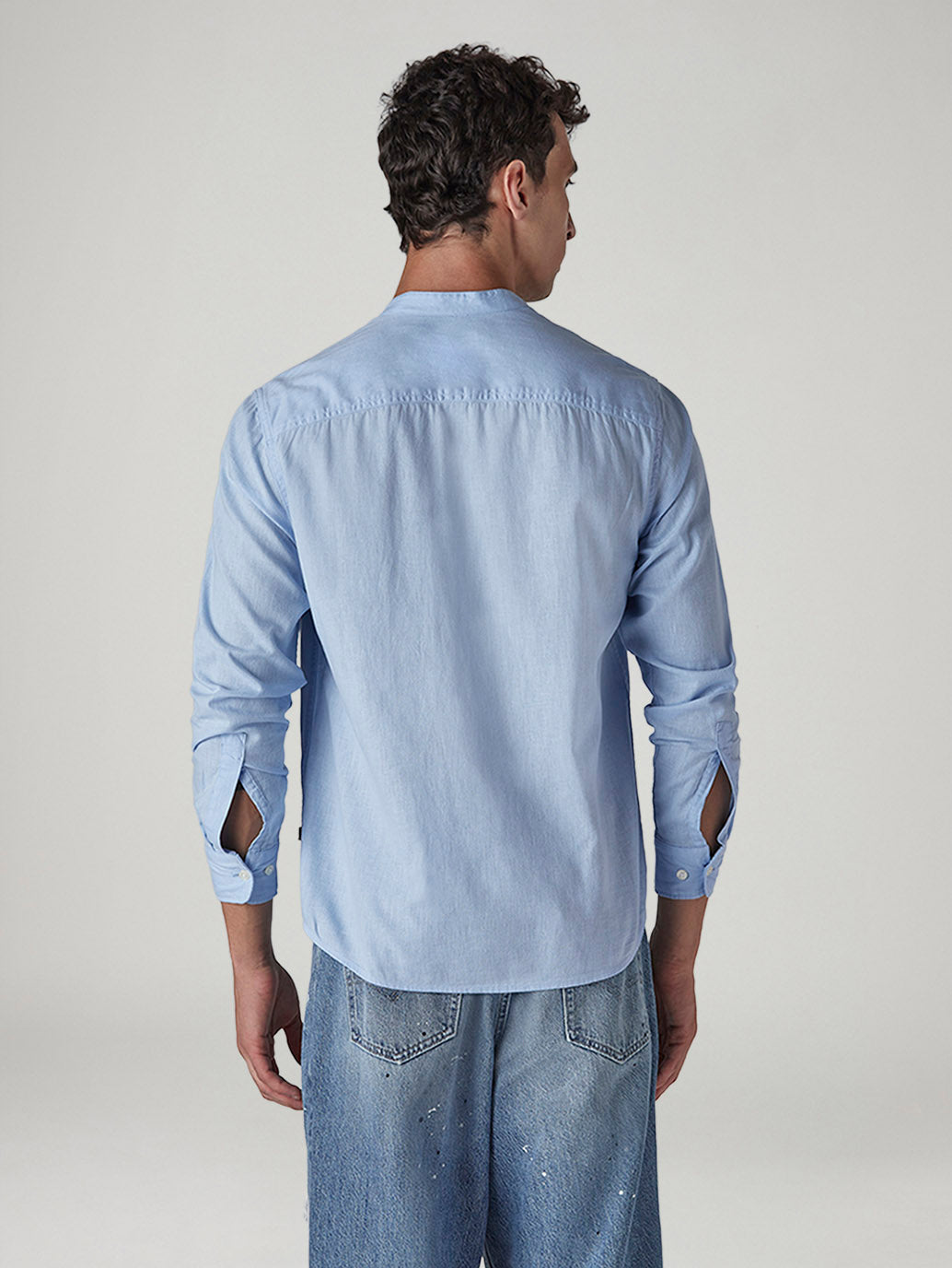 Men's Solid Regular Collar Slim Fit Linen Shirt - Back View