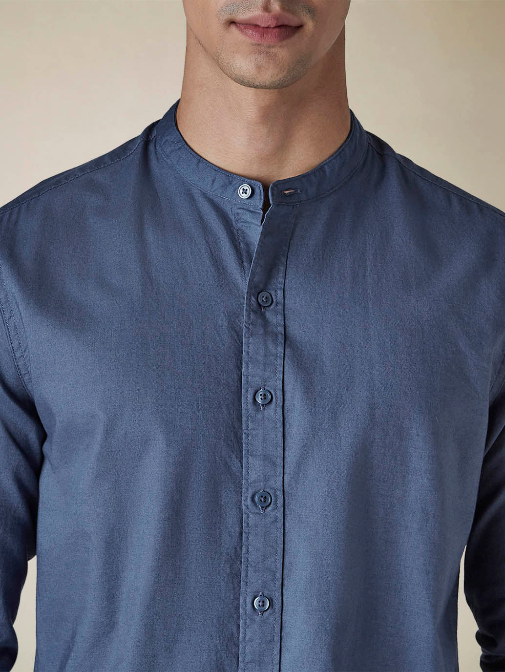 Men's Solid Mandarin Collar Slim Fit Oxford Shirt - detail View