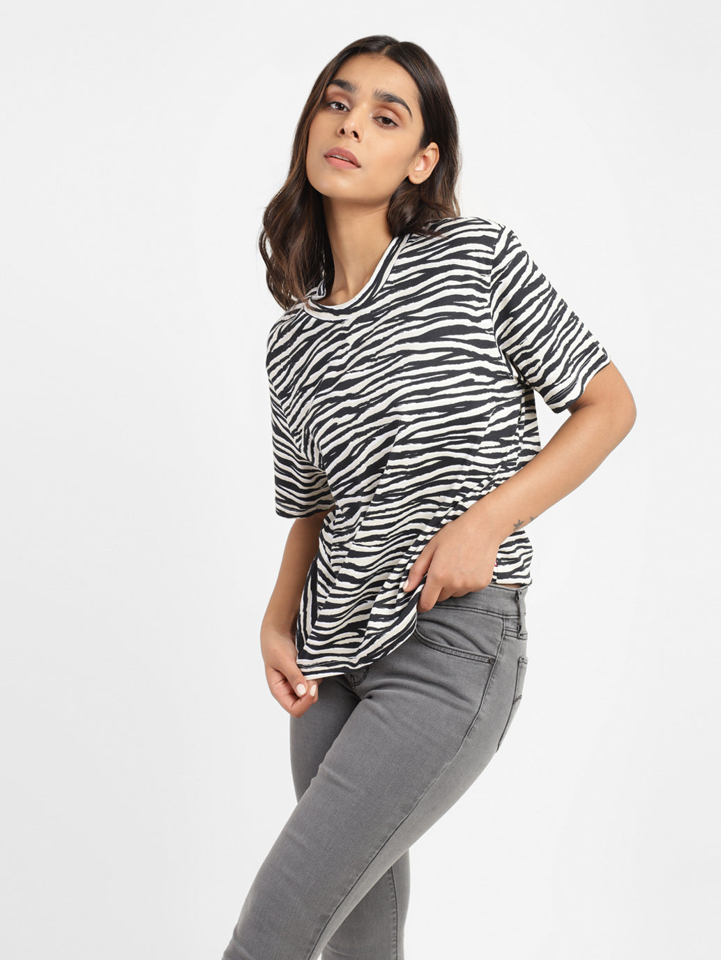Women's Animal Print Crew Neck T-shirt - 42d257da-6f66-48e5-84a4-d5f5b3a7ef8f View