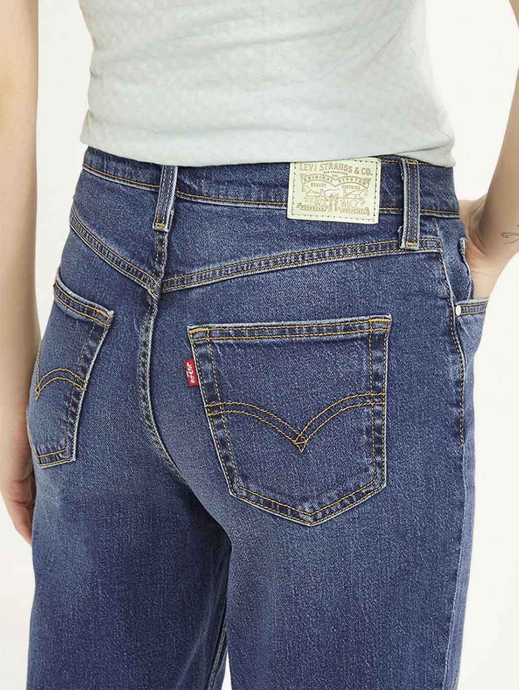 Women's 80s Mom Blue Loose Fit High Rise Jeans - Detail View