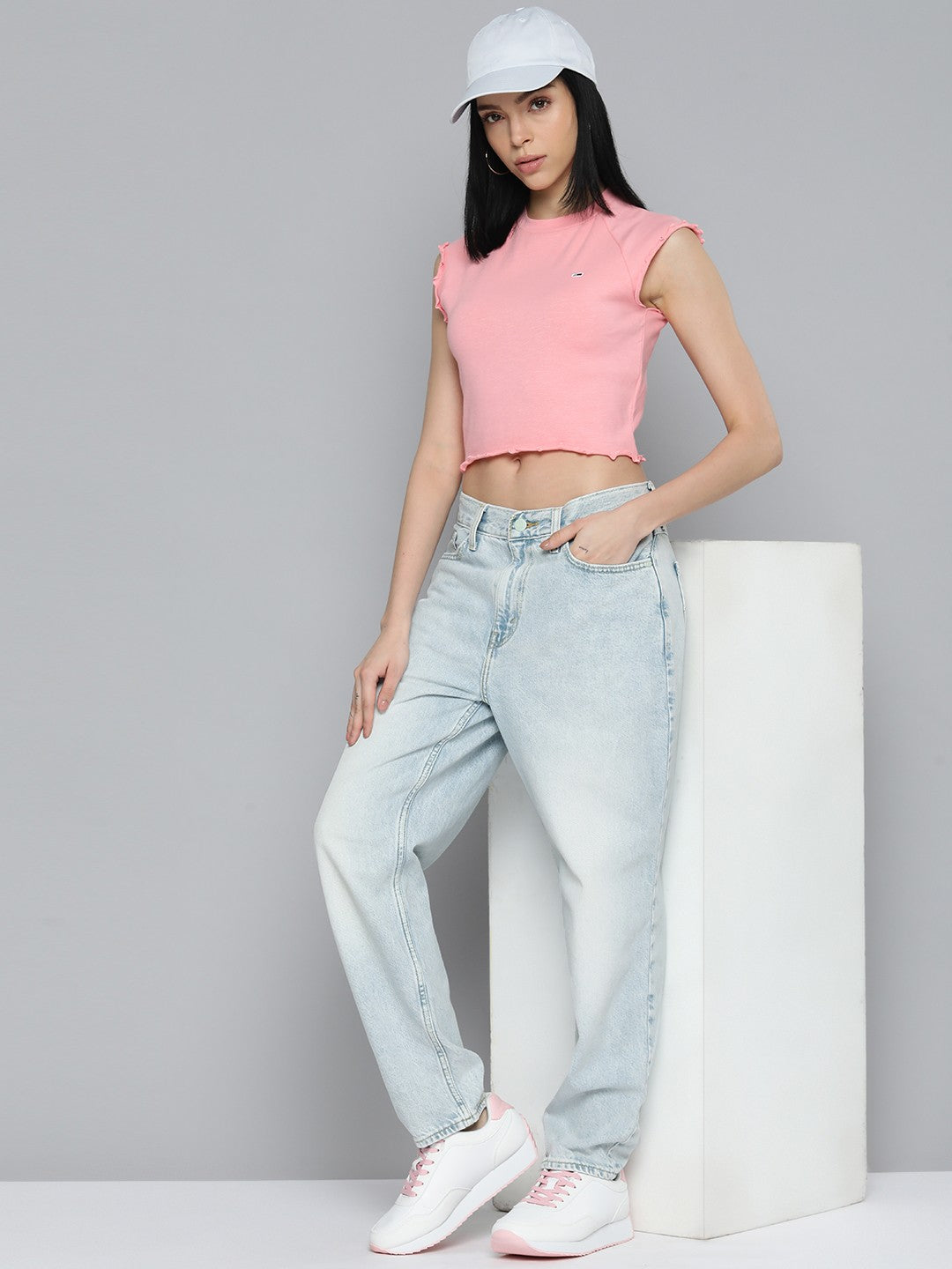 Women's 80s Mom Blue Loose Fit High Rise Jeans - 4 View