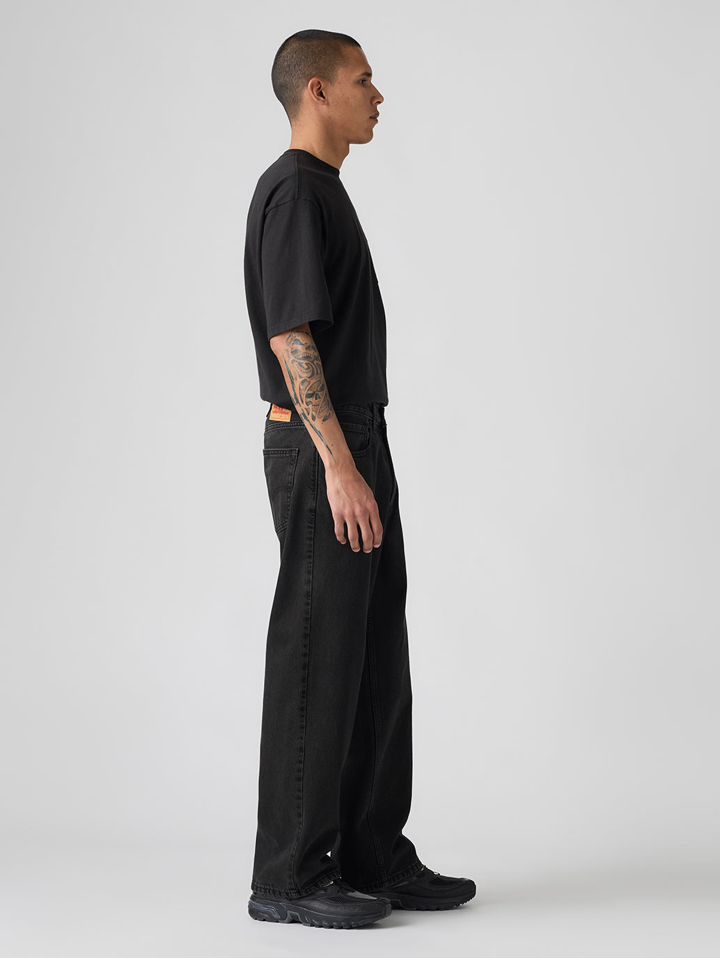 Men's 578 Black Loose Fit Mid Rise Jeans - Side View