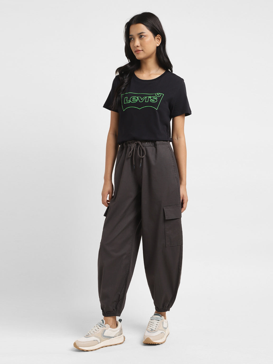 Women's High Rise Black Loose Tapered Fit Trousers - 53b7791d-30f7-444b-9722-608830a00bf2 View