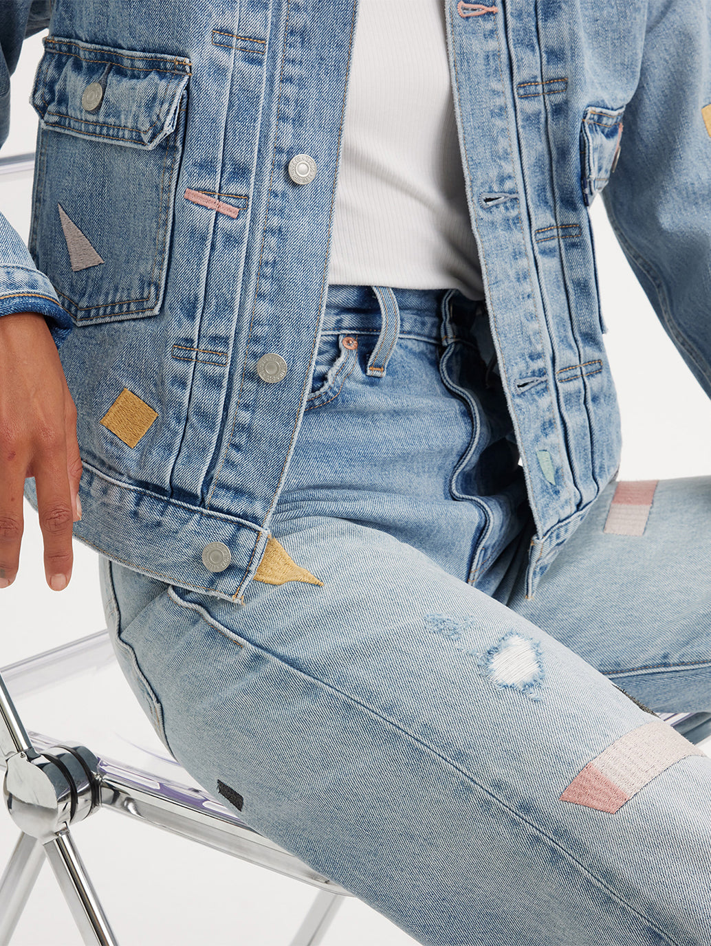 Women's Blue Loose Fit Mid Rise Jeans - FrontDetails View
