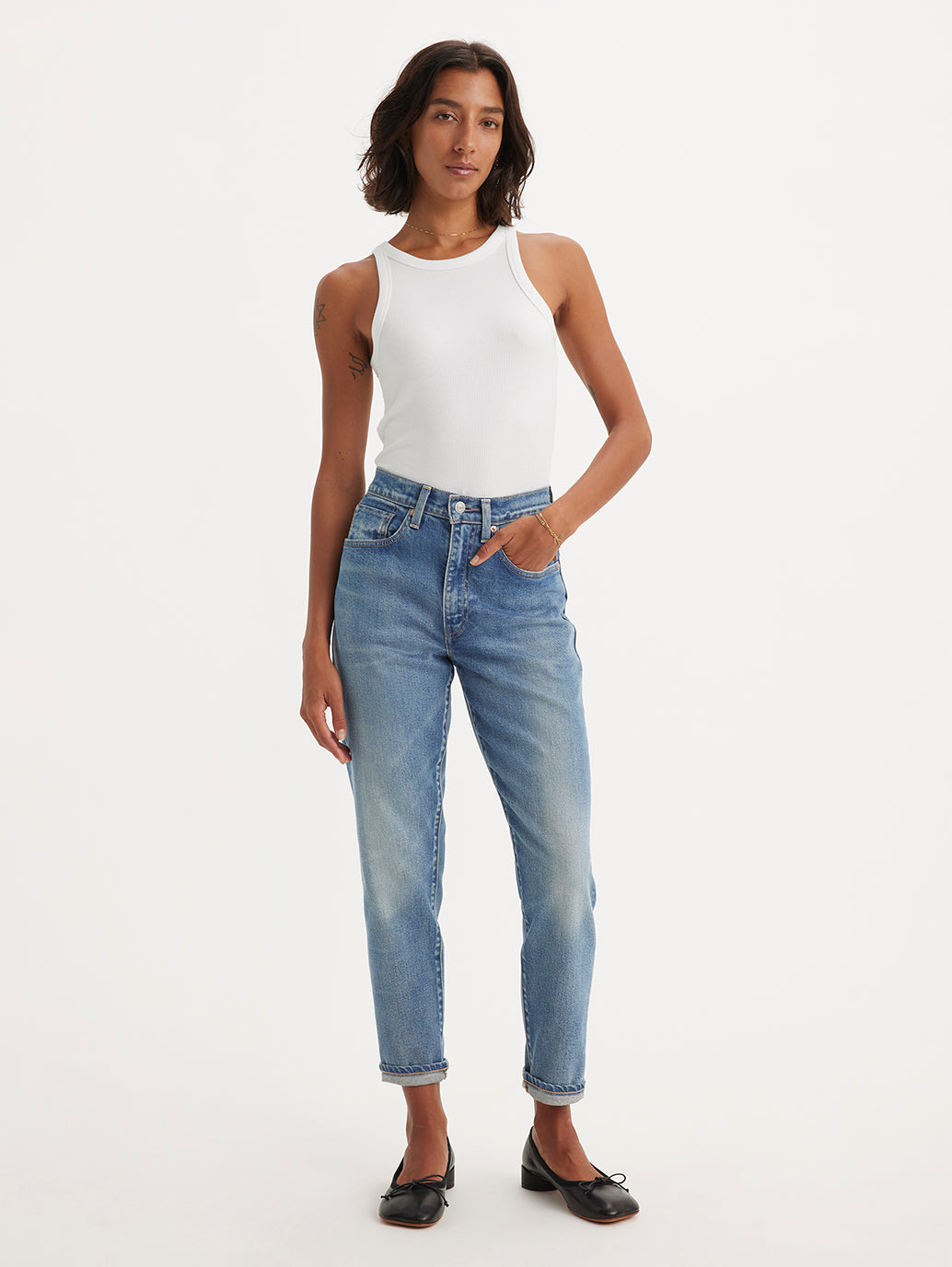 Women's Blue Loose Fit High Rise Boyfriend Jeans - ModelFront View