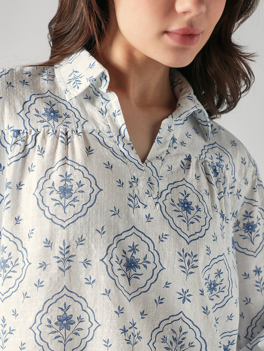 Women's Floral Regular Fit Collar Neck Top - Detailshot View