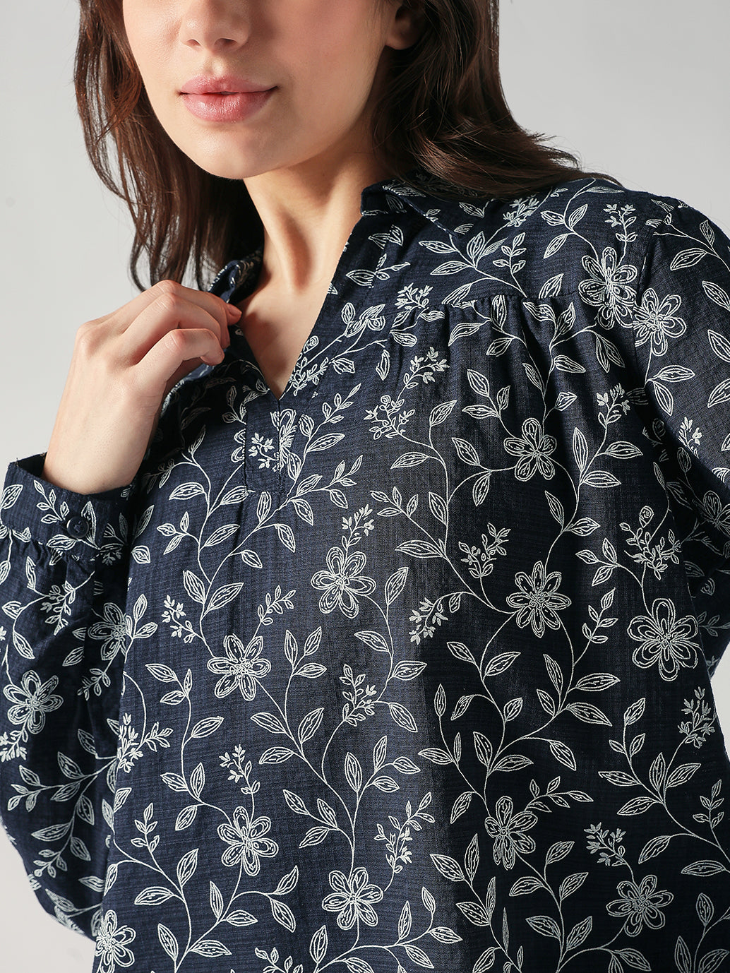 Women's Floral Regular Fit Collar Neck Top - Detailshot View