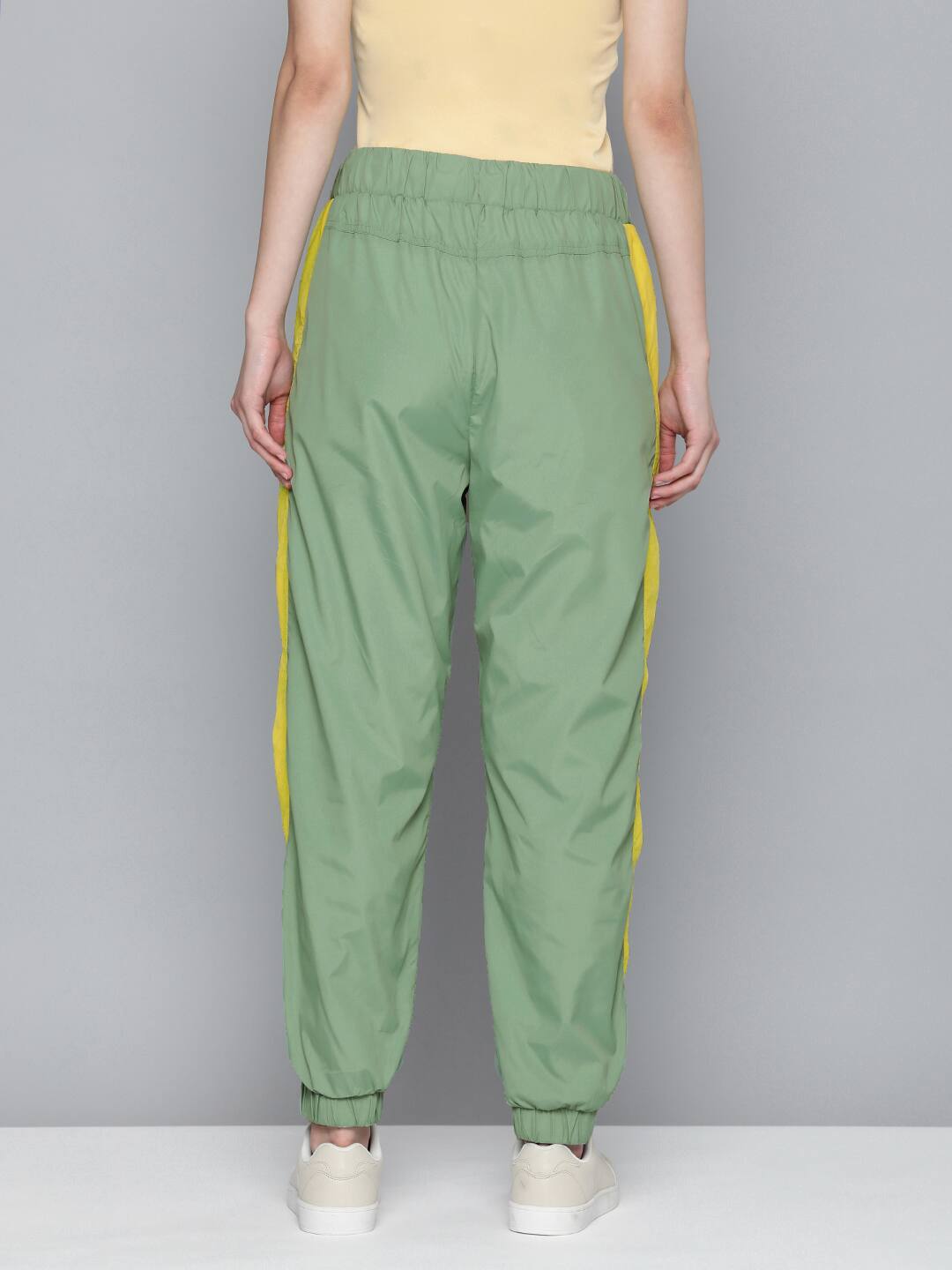 Women's Mid Rise Green Loose Tapered Fit Joggers - A65700001 View