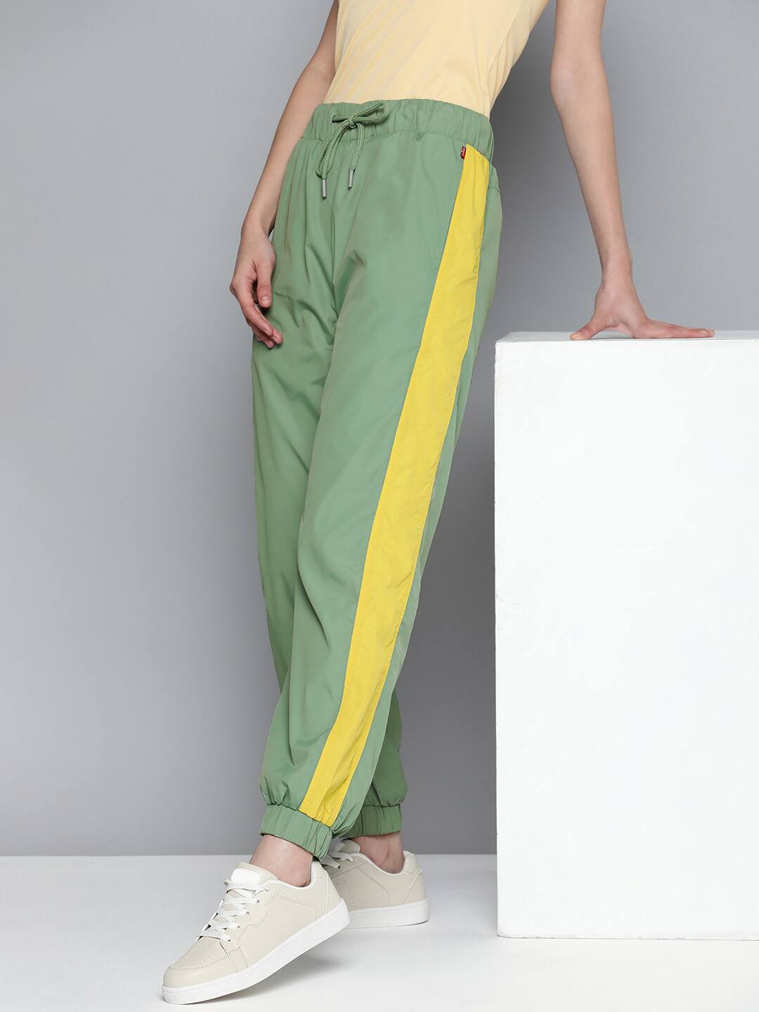 Women's Mid Rise Green Loose Tapered Fit Joggers - A657000011 View