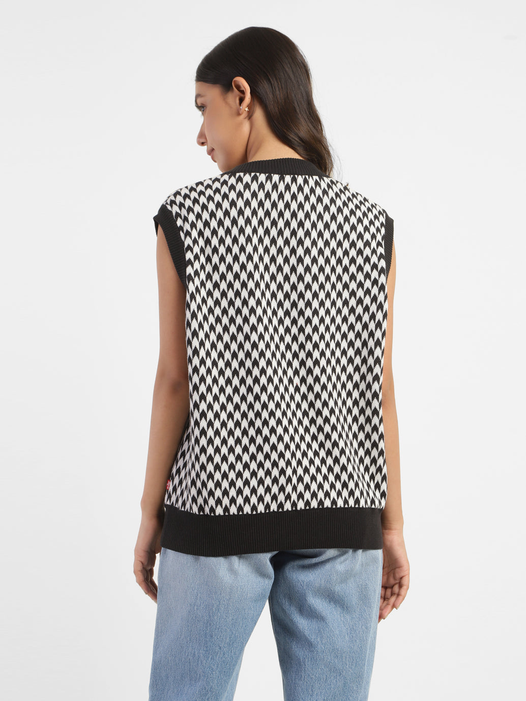 Women's V-Neck Checkered Sweater - bef61e3a-1ef0-48ec-8fb2-a73eb11ae1f9 View