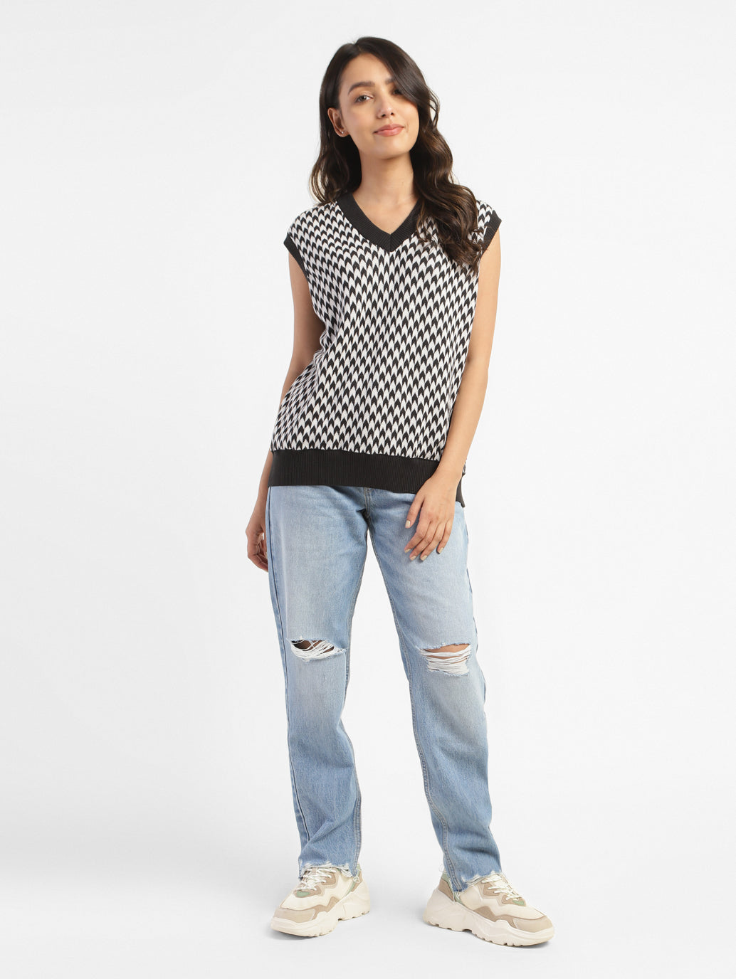 Women's V-Neck Checkered Sweater - c8e38a47-d107-4794-b81b-800bad20120e View