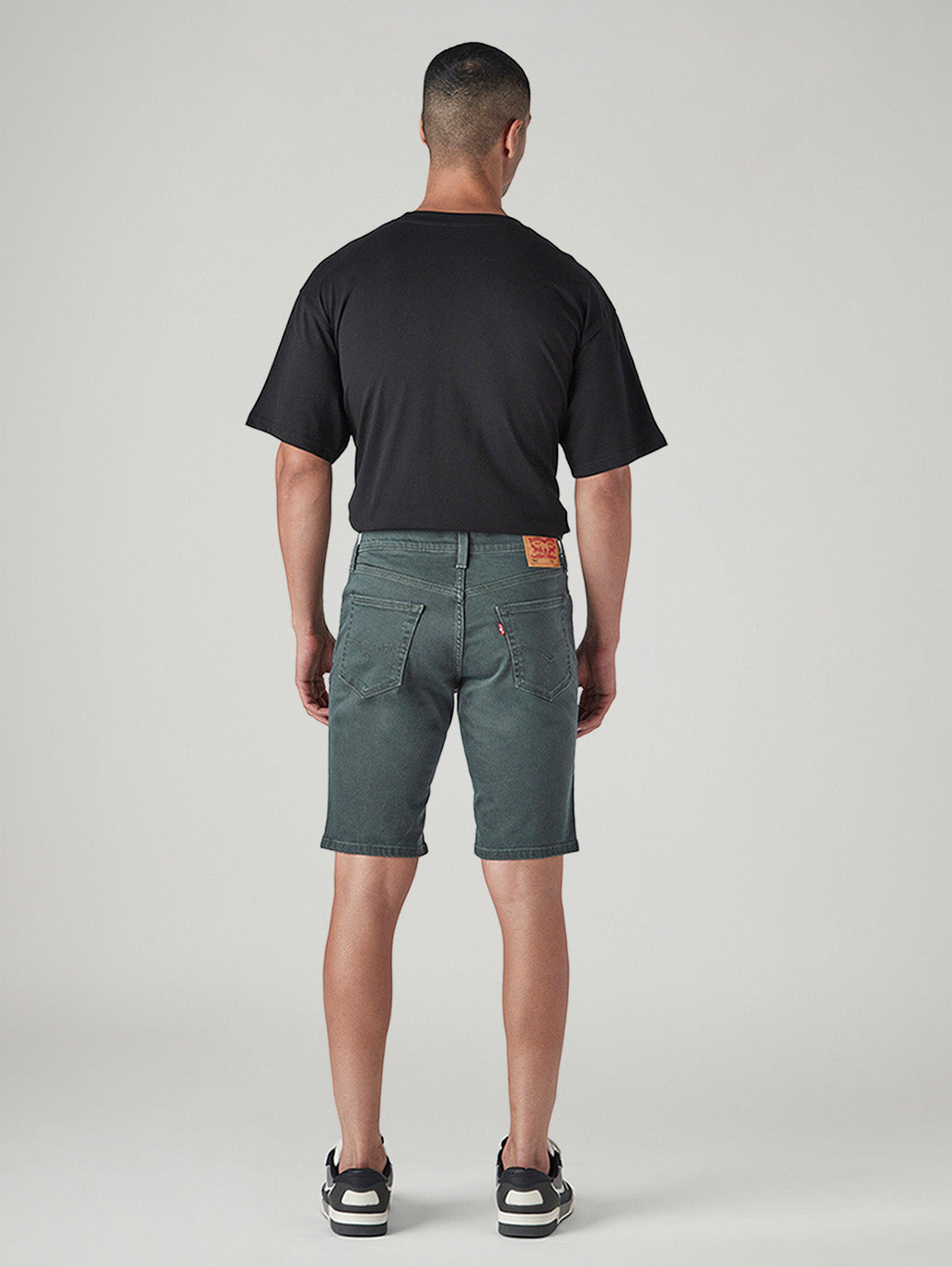 Men's 541 Green Tapered Fit Mid Rise Shorts - Back View