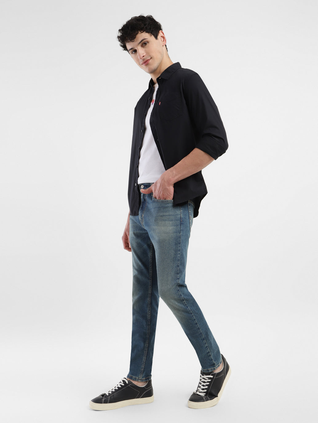 Men's 512 Blue Slim Tapered Fit Mid Rise Jeans - c6bc9363-c302-465c-834e-8b98945bbb86 View