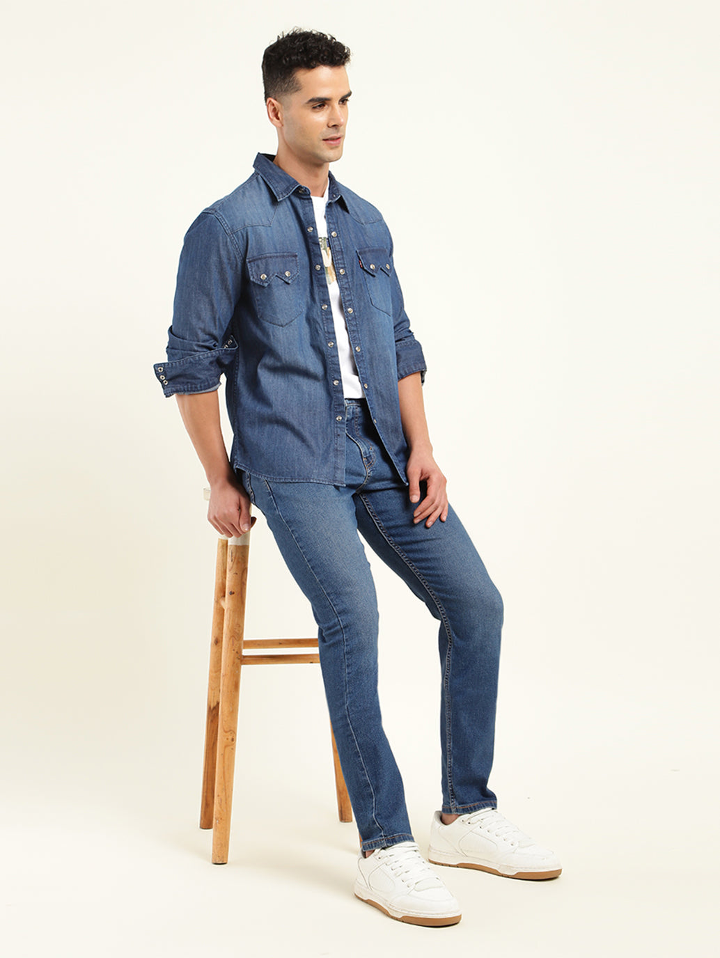 Men's 512 Blue Slim Tapered Fit Mid Rise Jeans - shot View
