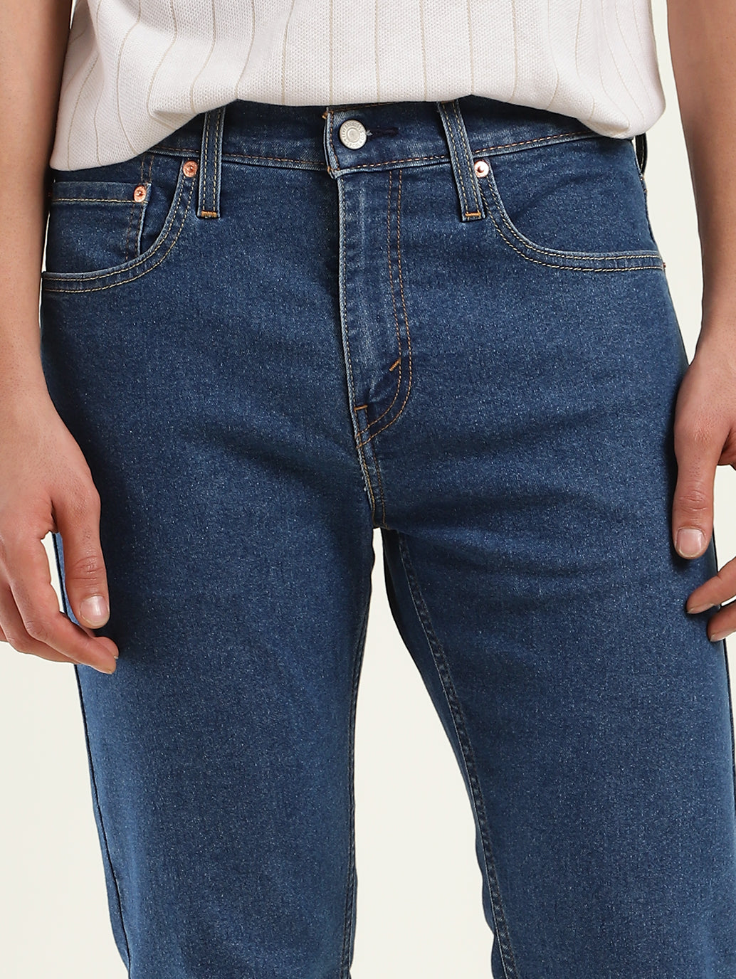 Men's 512 Blue Slim Tapered Fit Mid Rise Jeans - Detail View