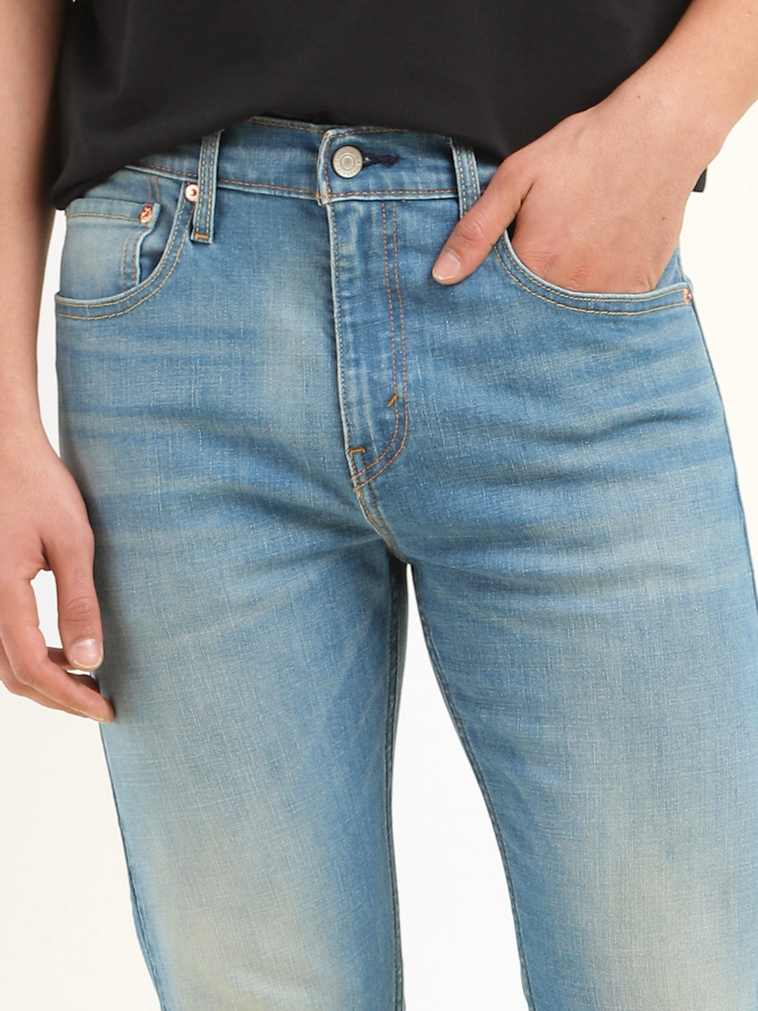 Men's 512 Blue Slim Tapered Fit Mid Rise Jeans - Detail View