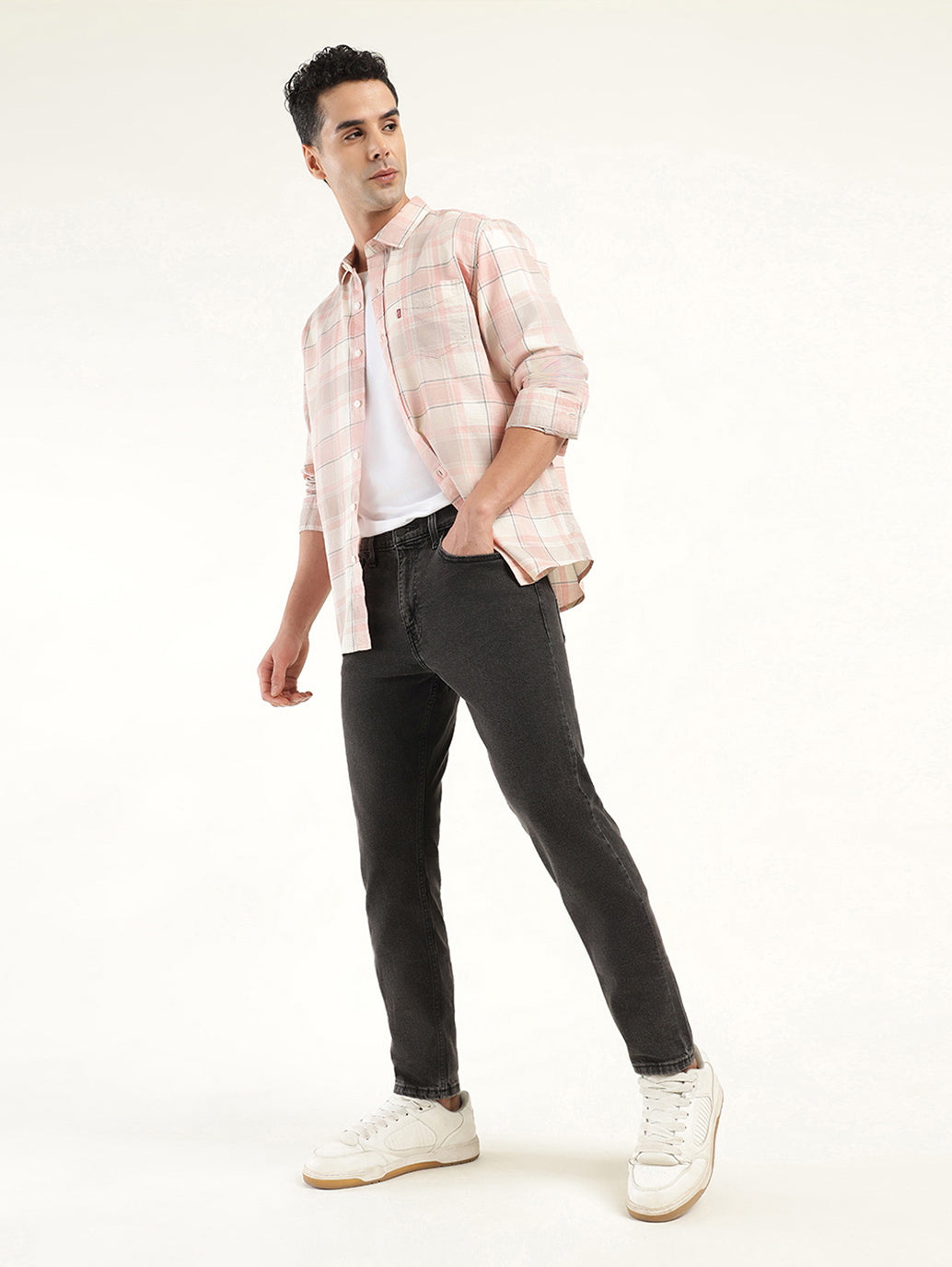 Men's 512 Black Slim Tapered Fit Mid Rise Jeans - shot View