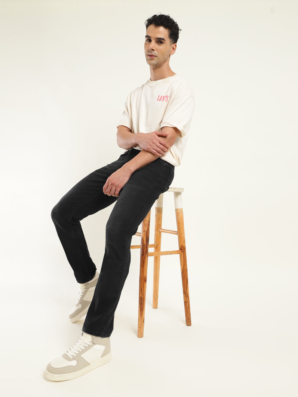 Men's 511 Black Slim Fit Mid Rise Jeans - Styleshot View