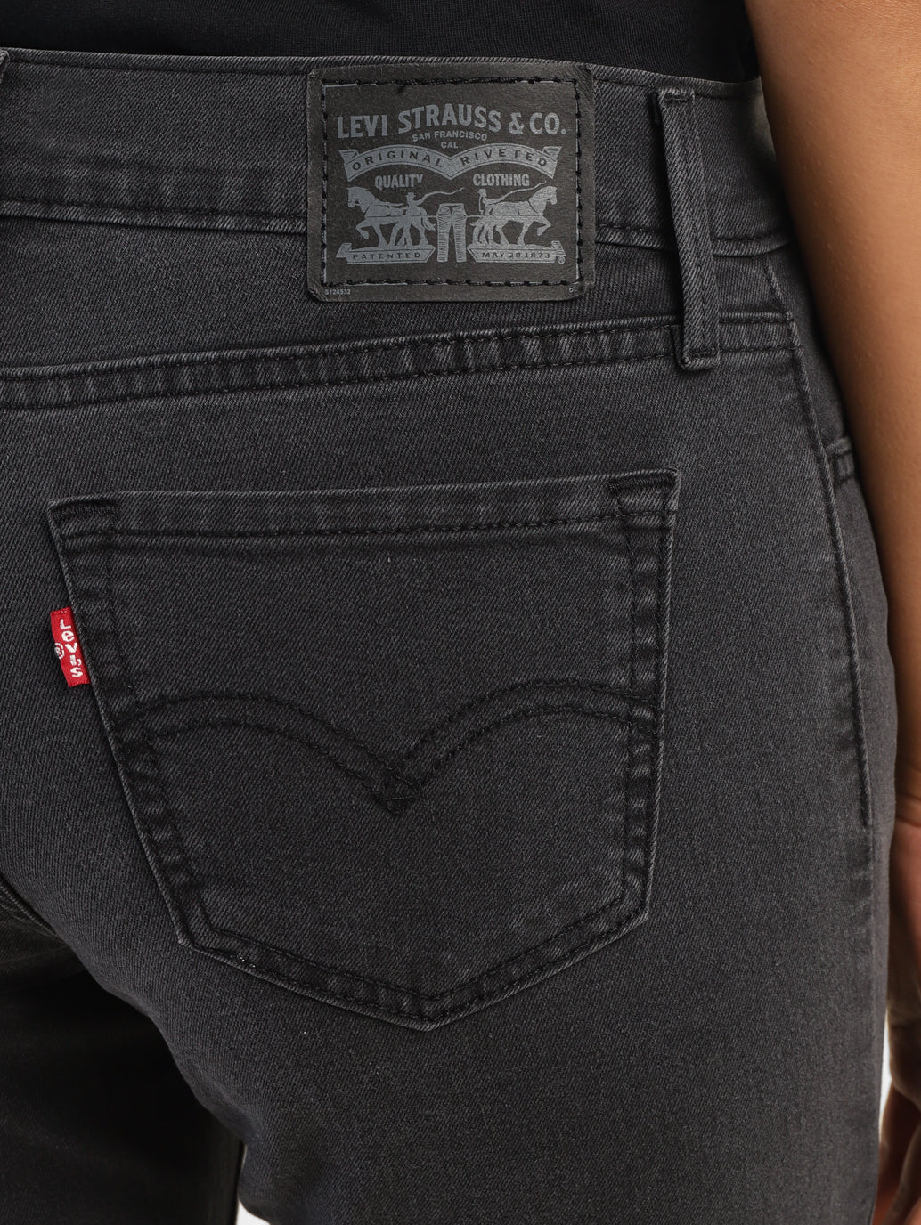 Women's 710 Black Skinny Fit Mid Rise Jeans - BackDetails View