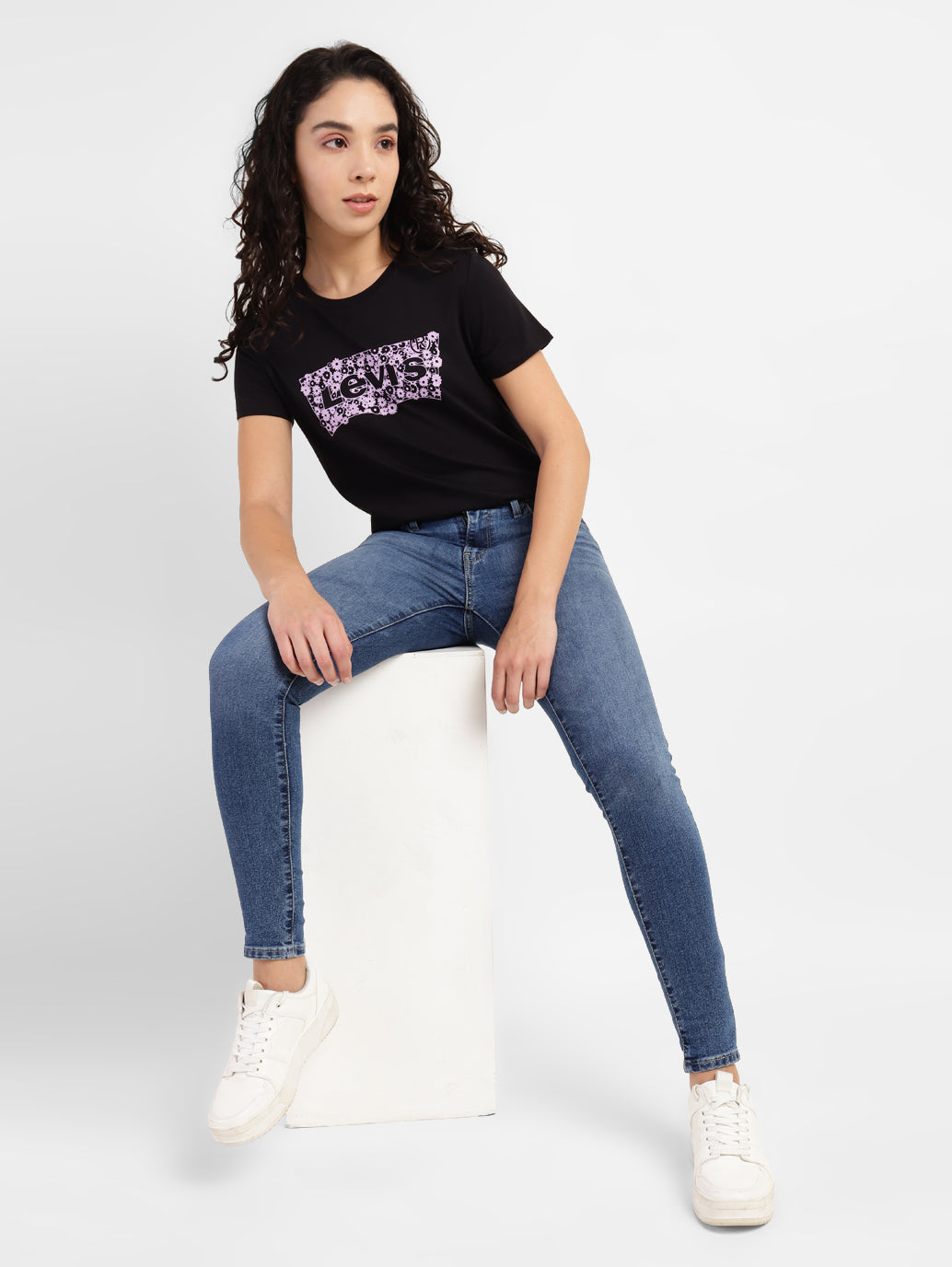 Women's 710 Blue Skinny Fit Mid Rise Jeans - Styleshot View