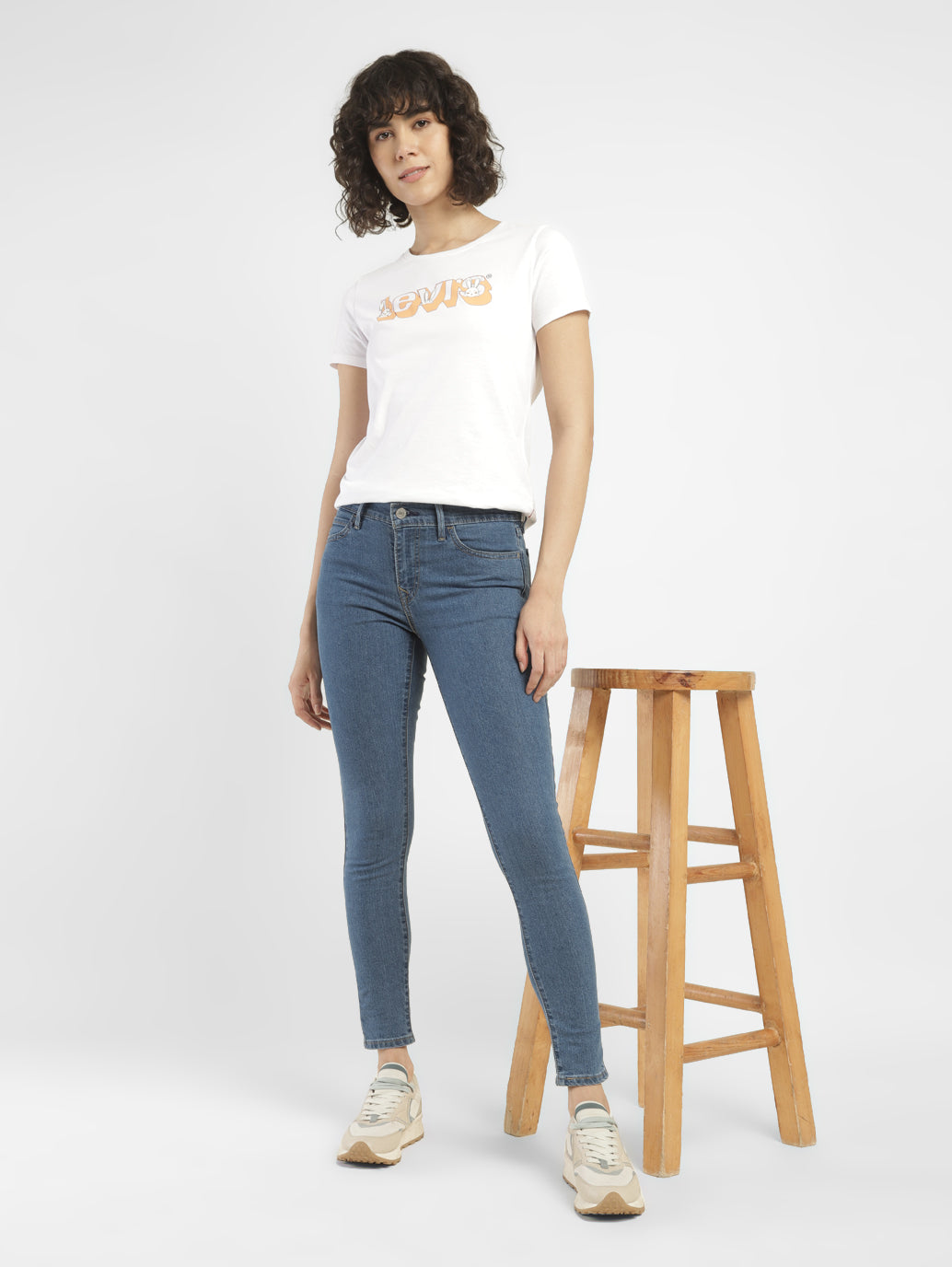 Women's 710 Blue Skinny Fit Mid Rise Jeans - StyleShot View