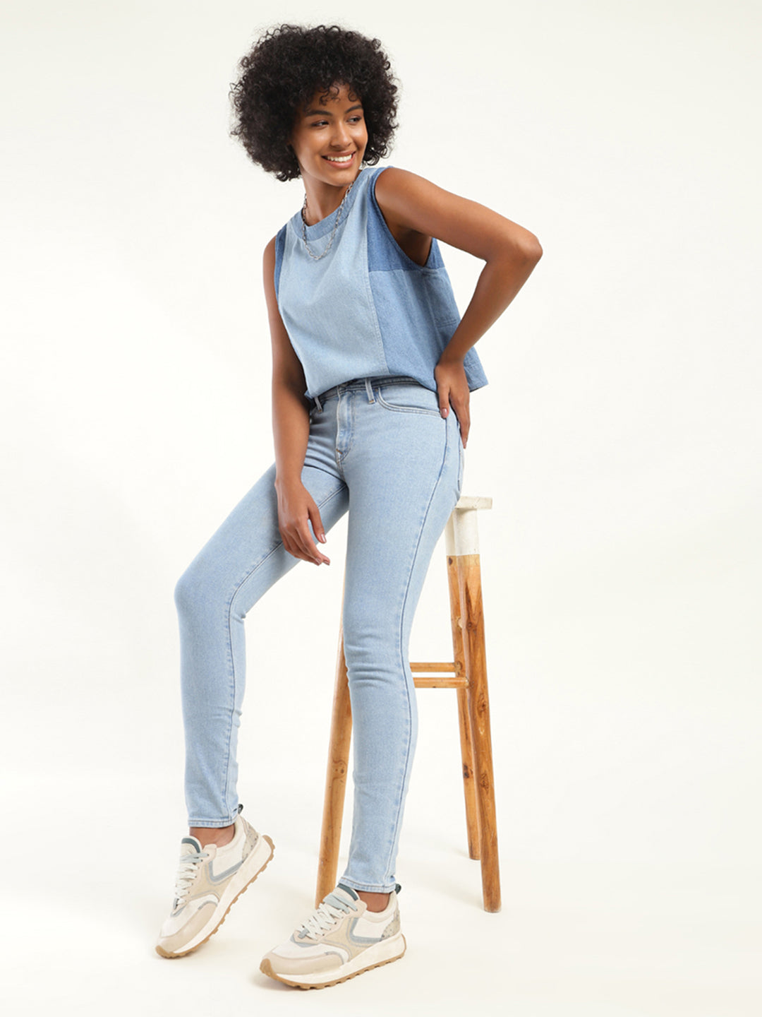 Women's 711 Blue Skinny Fit Mid Rise Jeans