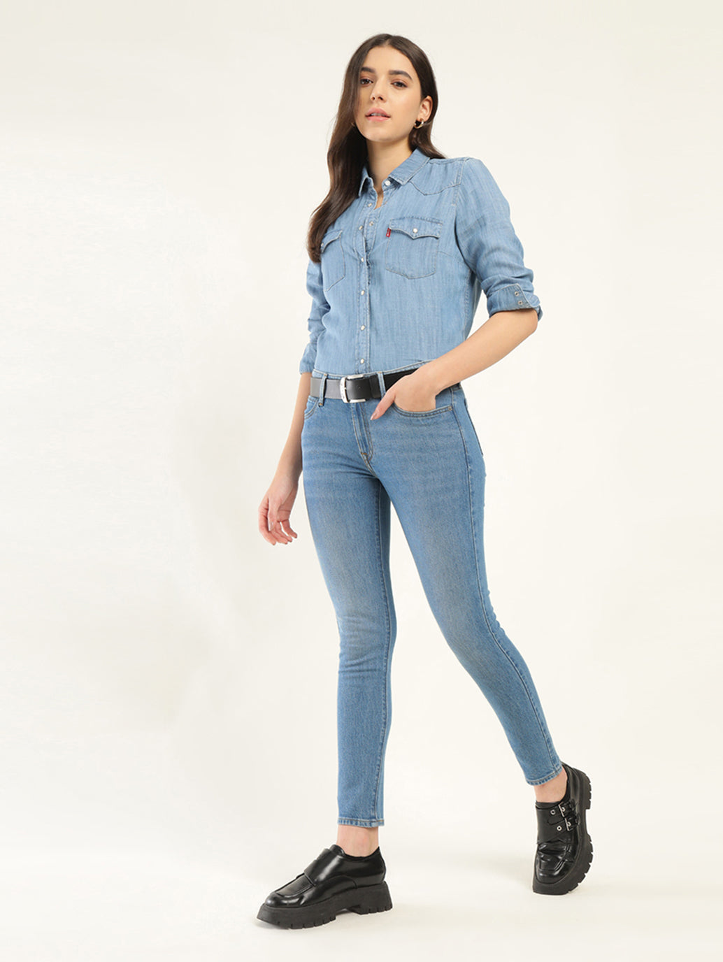 Women's 711 Blue Skinny Fit Mid Rise Jeans - Styleshot View