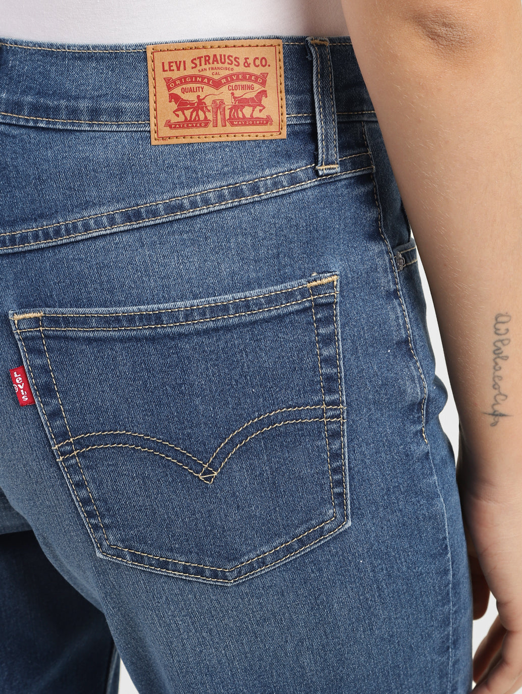 Women's 80s Mom Blue Loose Fit High Rise Jeans - 191cdf1a-2183-42d1-84e9-5ed3466750cf View