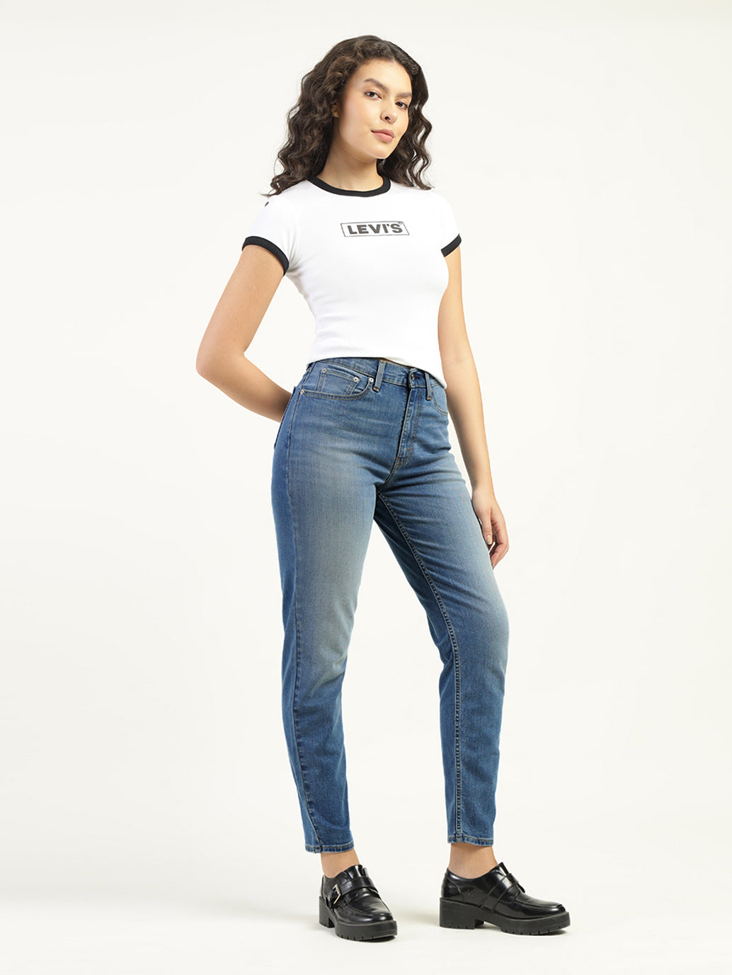 Women's 80s Mom Blue Loose Fit Mid Rise Jeans - ModelFront View